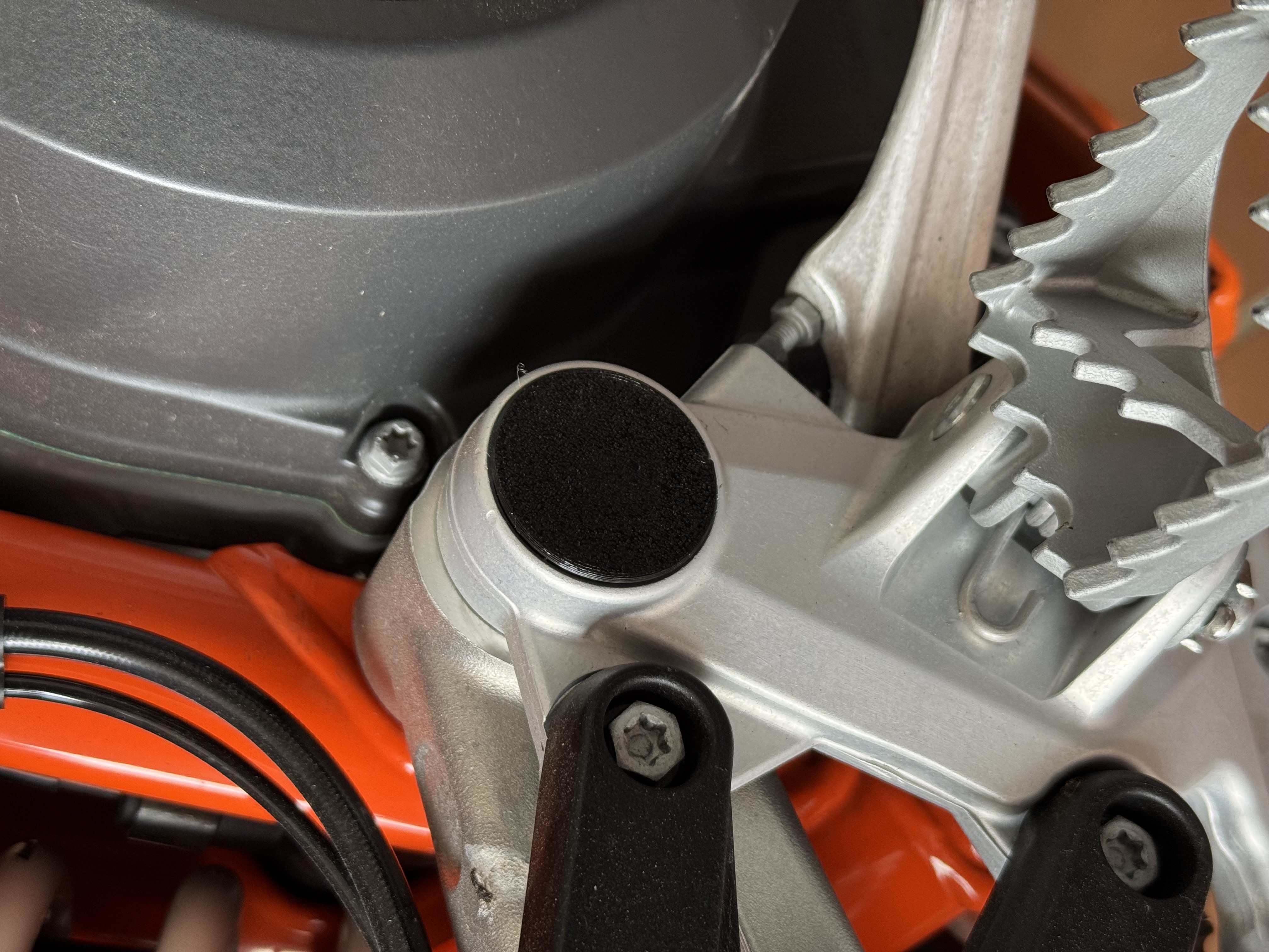 KTM SMCR 690 Stopfen Fussrastenhalter