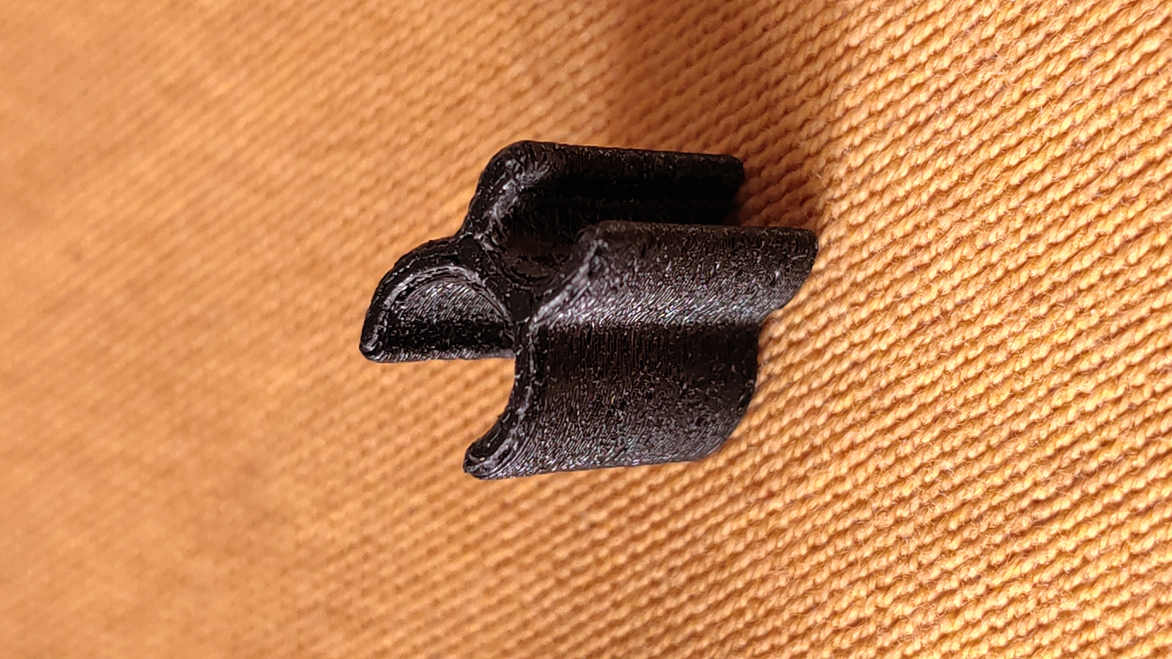 Clip for a jack adapter and headphone cable 3D model