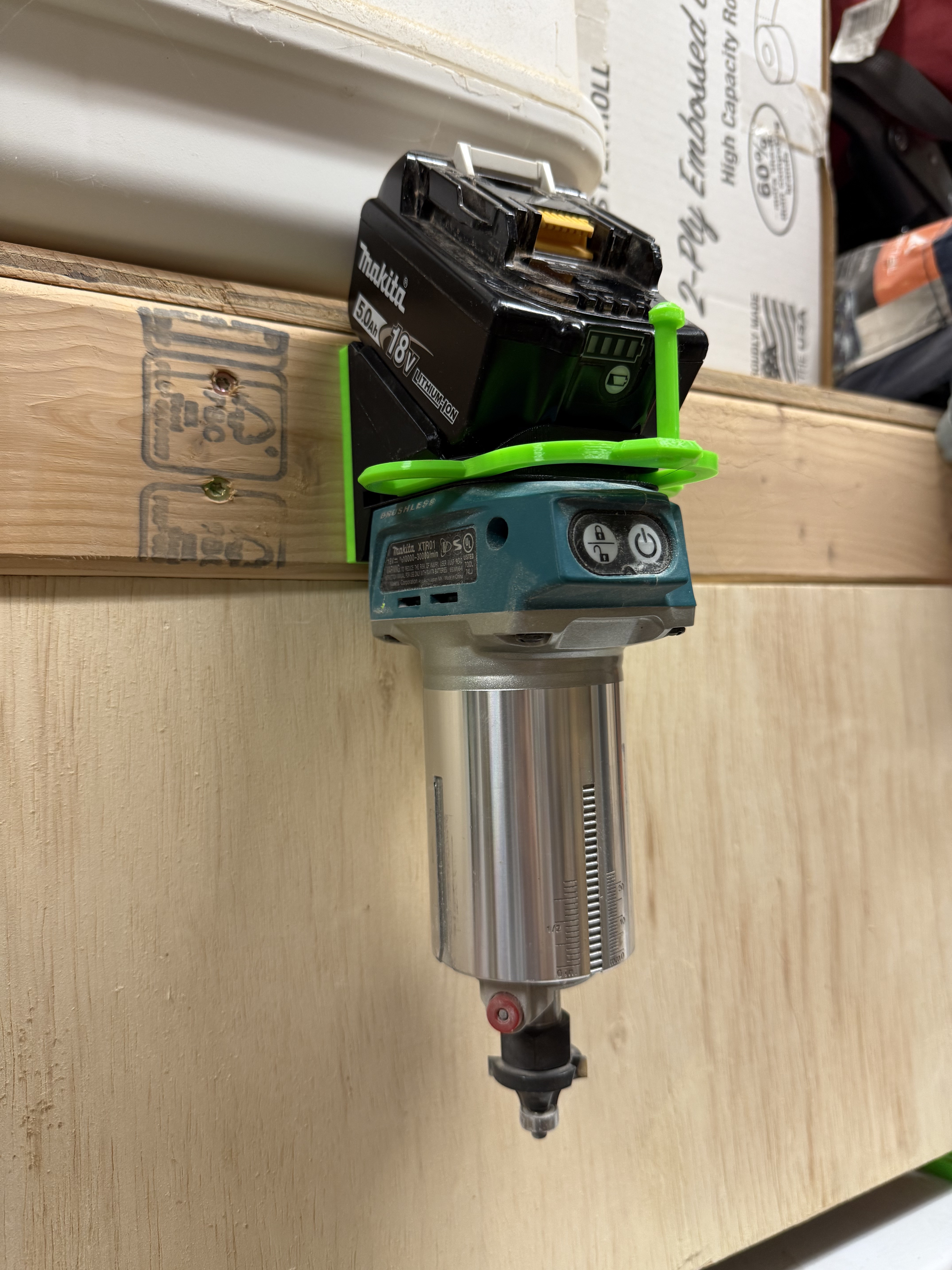 Battery and tool hanger for Makita 18v tools