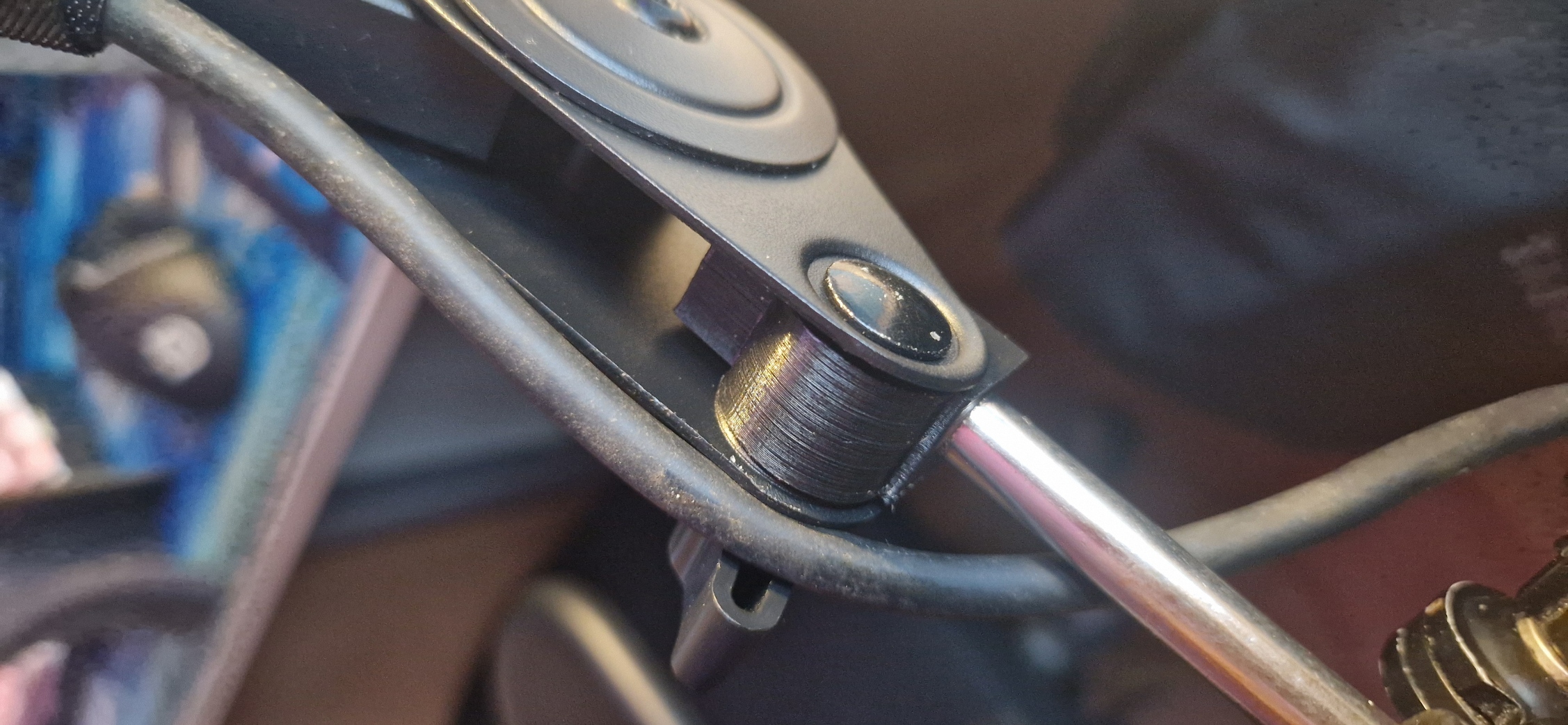 Fifine BM63 plastic bolt clamp