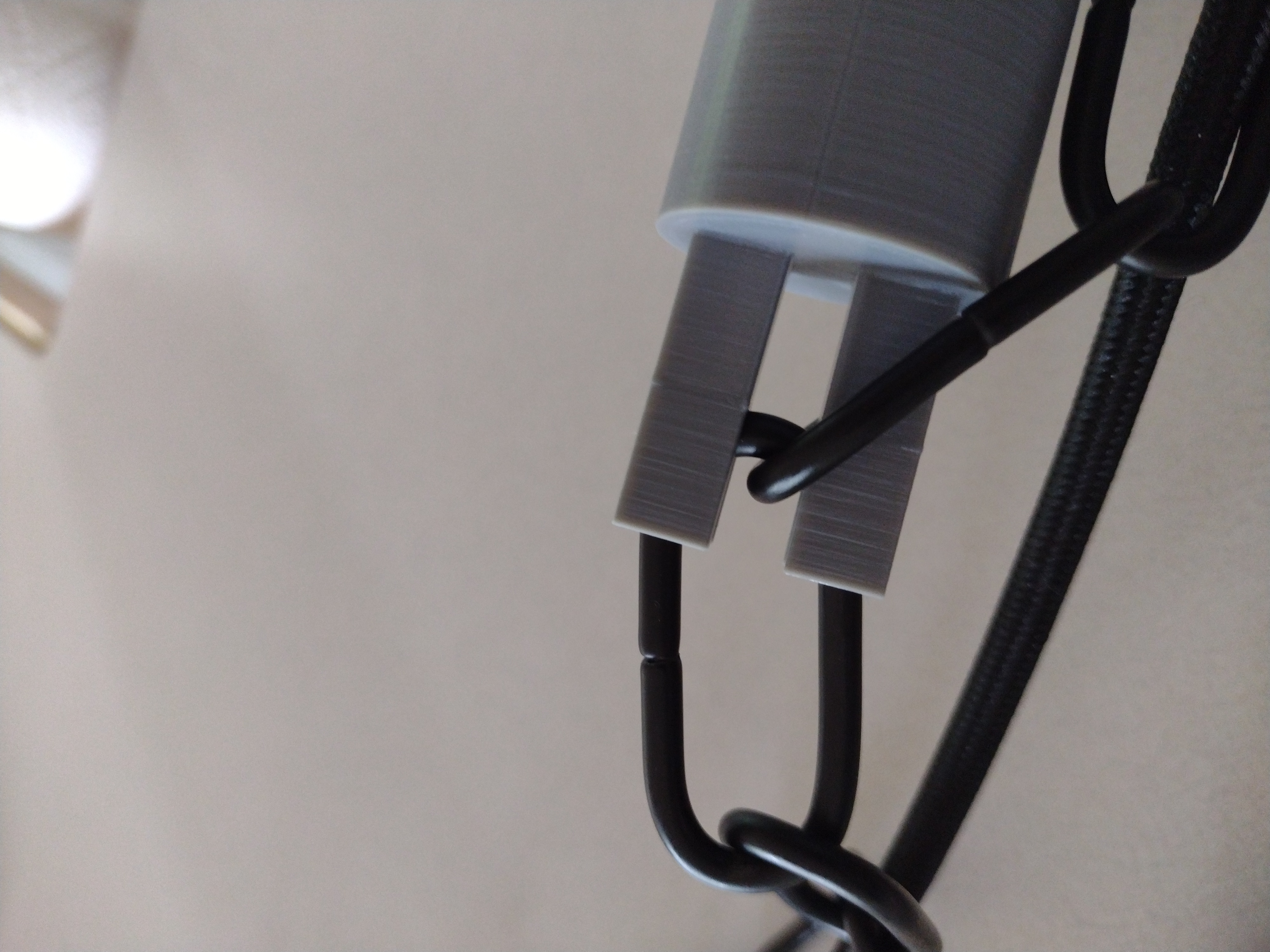 Chandelier chain tool