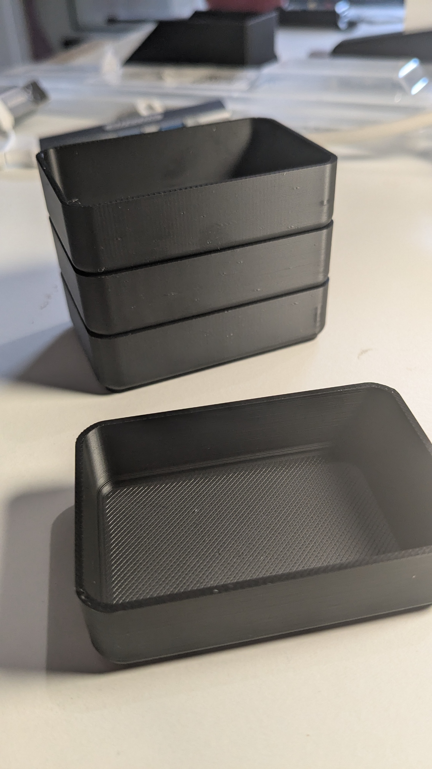 Miniatura 2 do modelo 3D simple stackable storage box