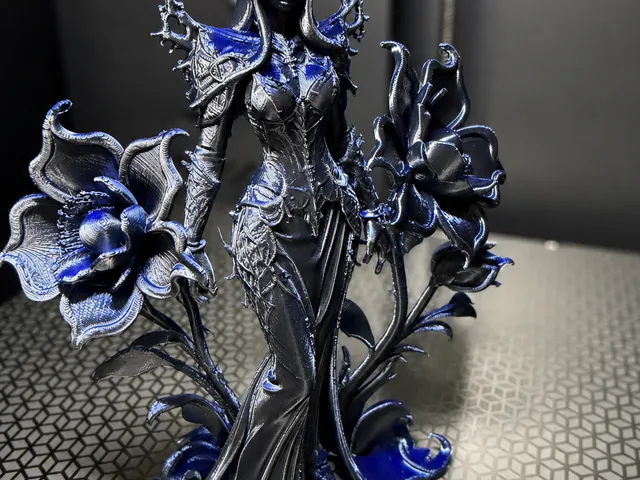 LadyElf – Dark Floral Elf Gothic Statue