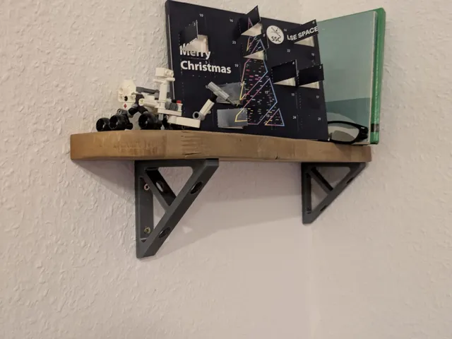 Simple easy to print Shelf bracket