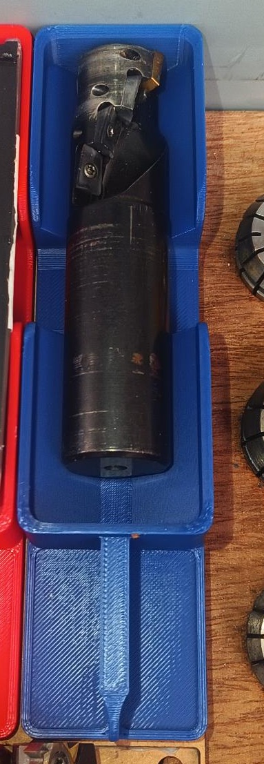 gridinfinity box for one large drill bit or one cylindrical Ø37mm tool with sticker and handle