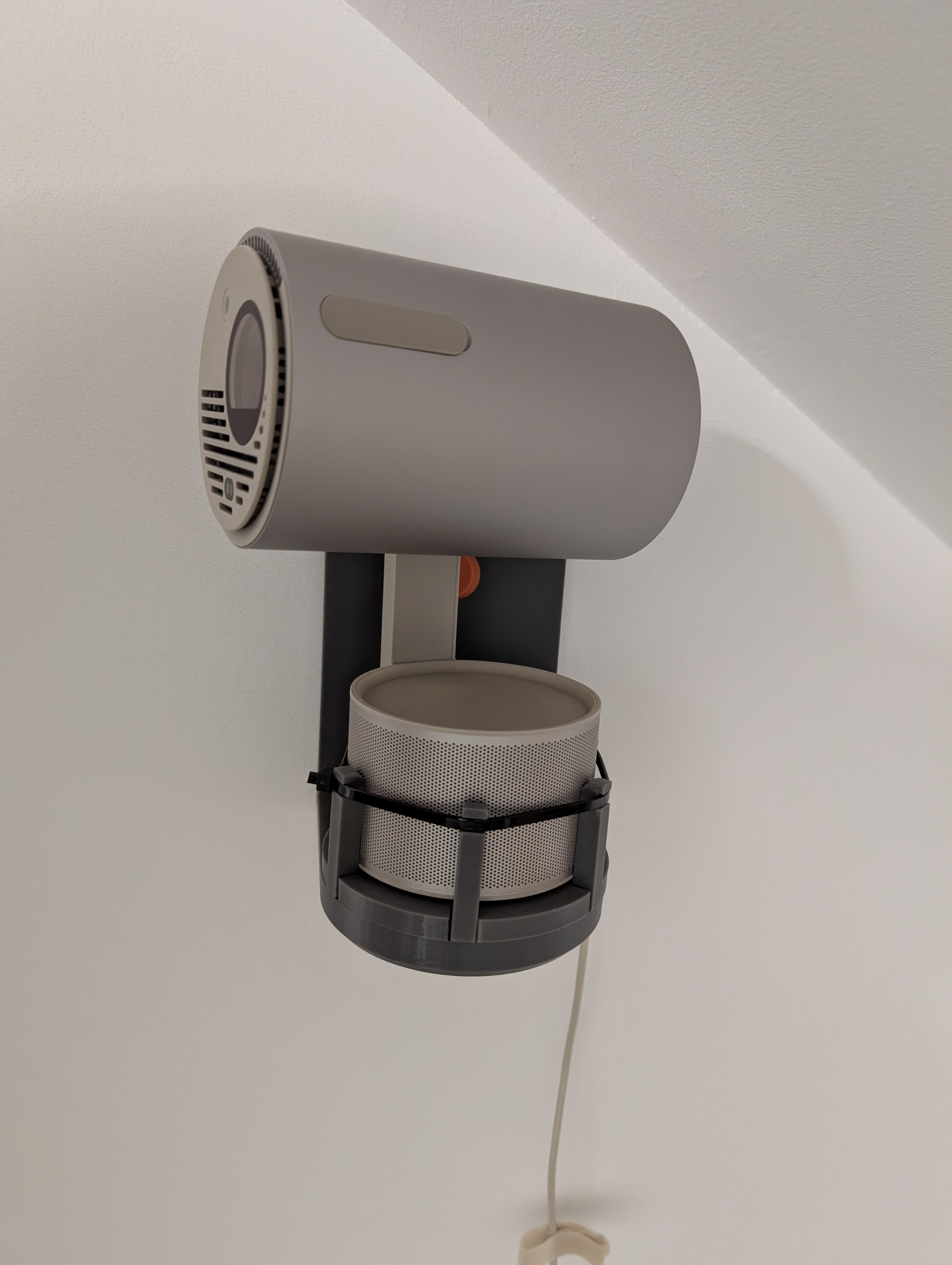 Miniatura 2 do modelo 3D Wall Mount for Smart Mini Beamer