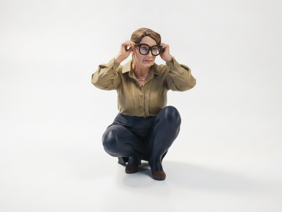 Squatting Grandma Figurine Female Character 3D Printable