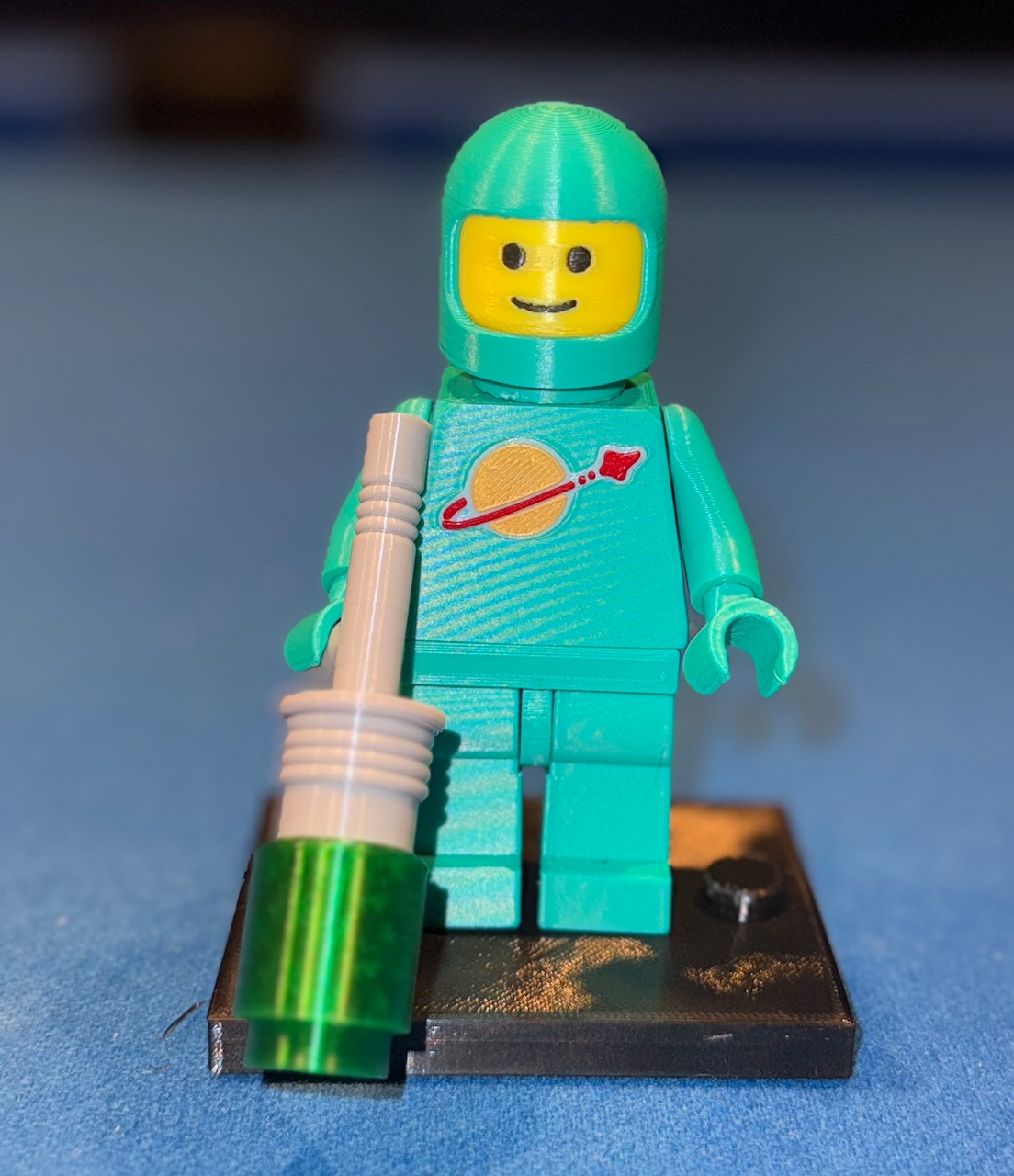 Classic Space Brick MegaFigure (5:1 Scale, Updated) — miniatura 3