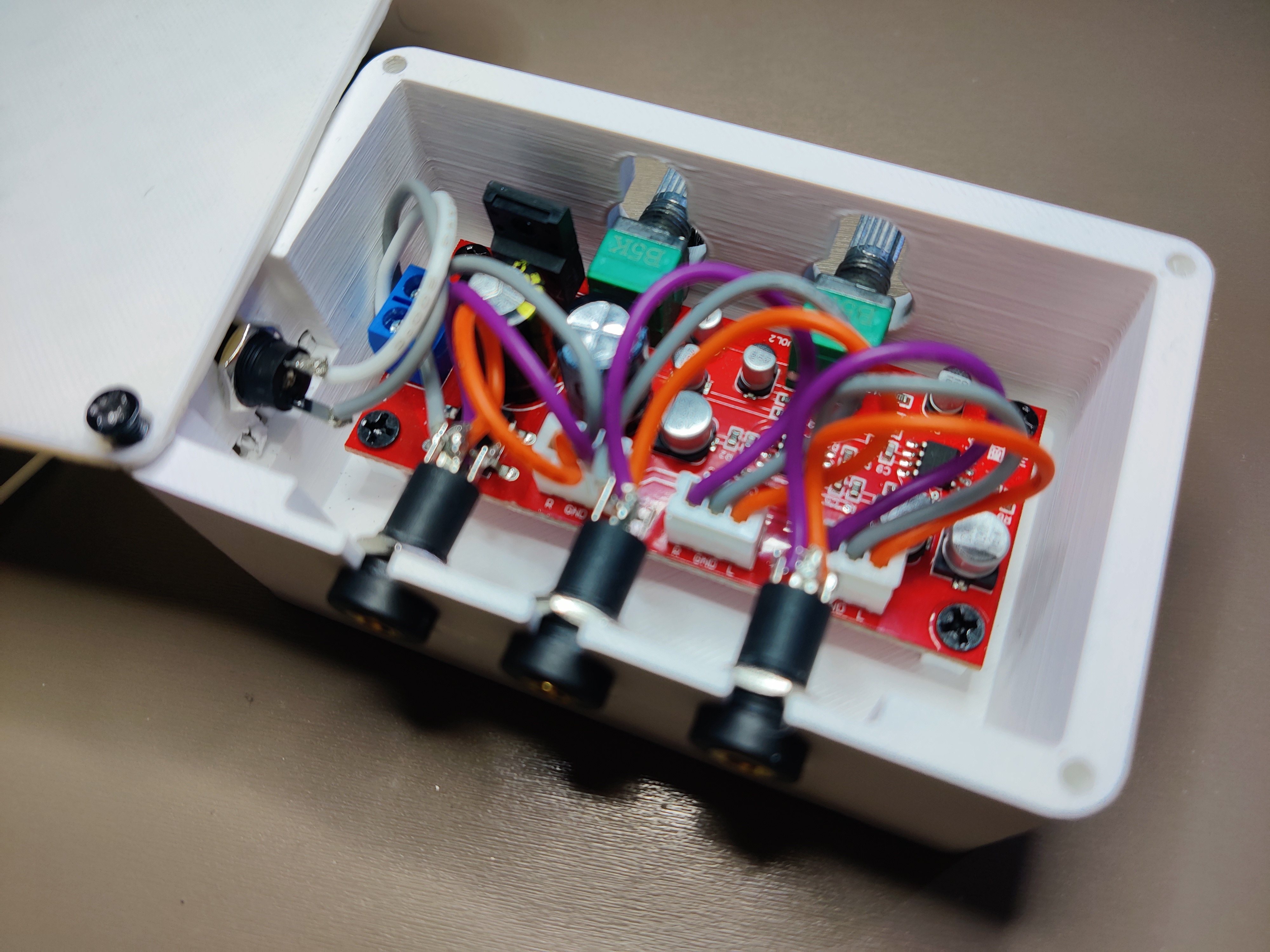 NE5532 mixer enclosure — thumbnail 3