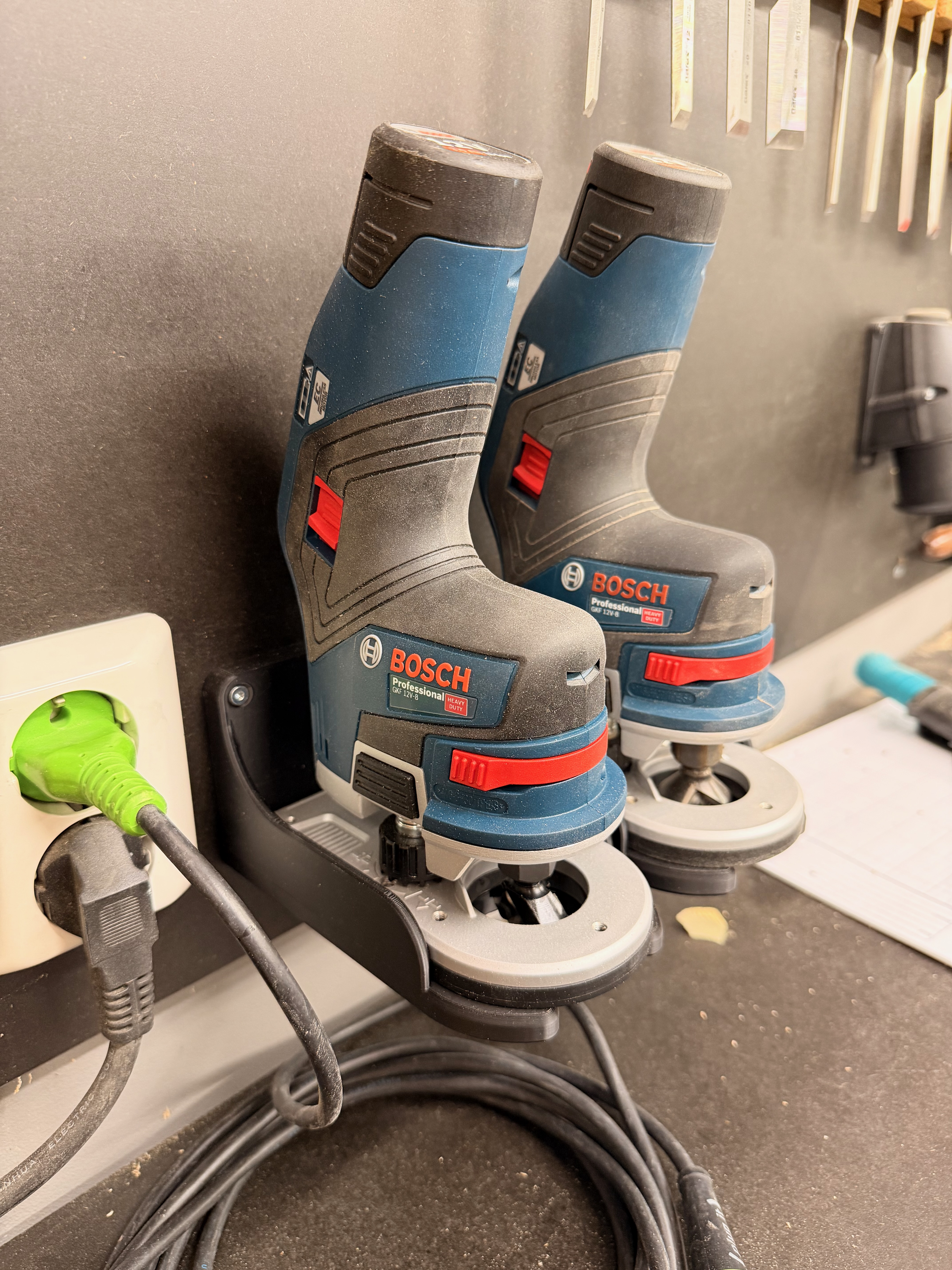 Wall mount Bosch GKF 12V-8 Router