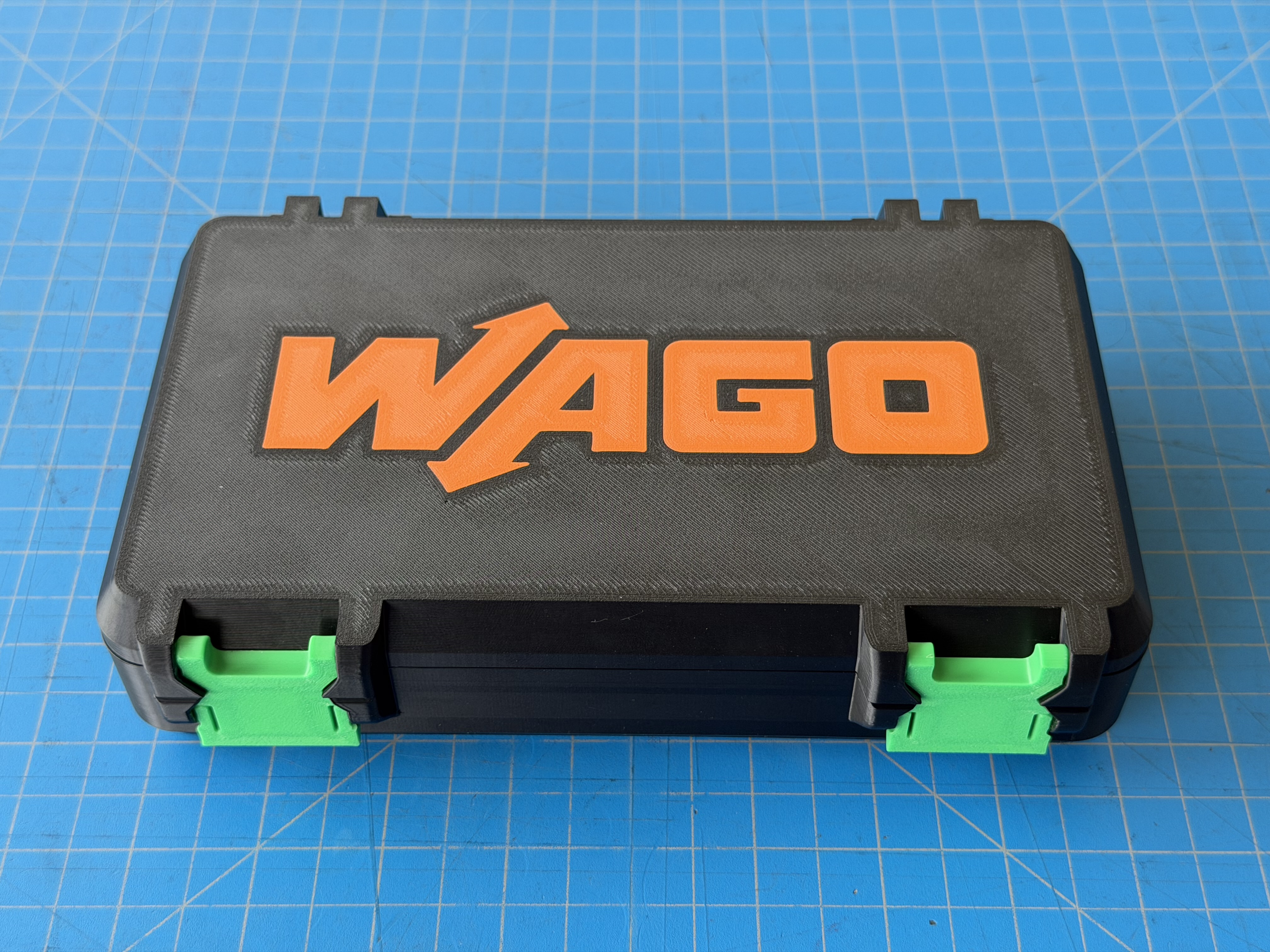 6 Section Snaplock box with Removeable Bins