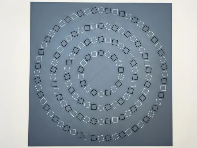 Pinna's optical illusion - hueforge