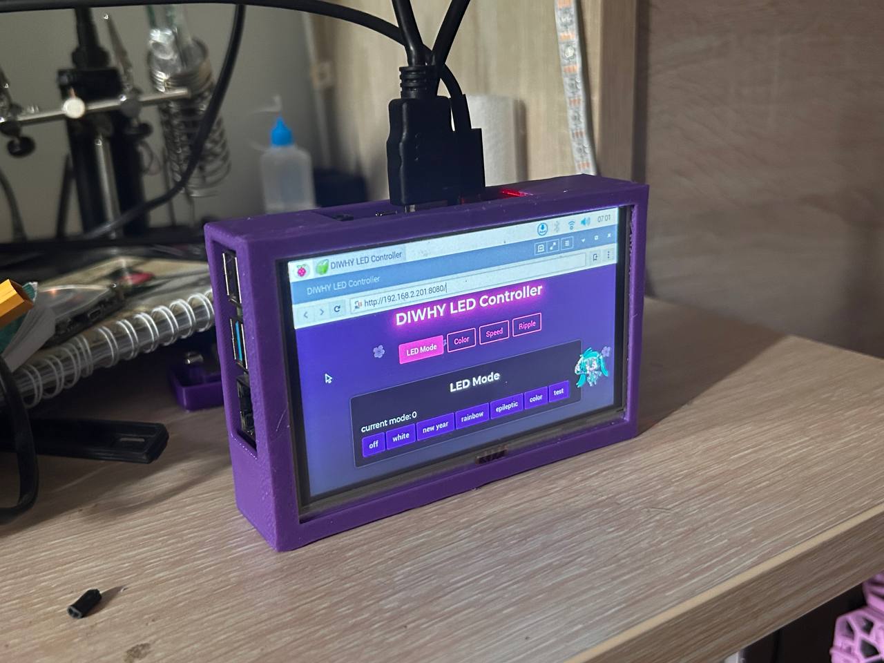 Raspberry pi 4 with 5 inch touchscreen case