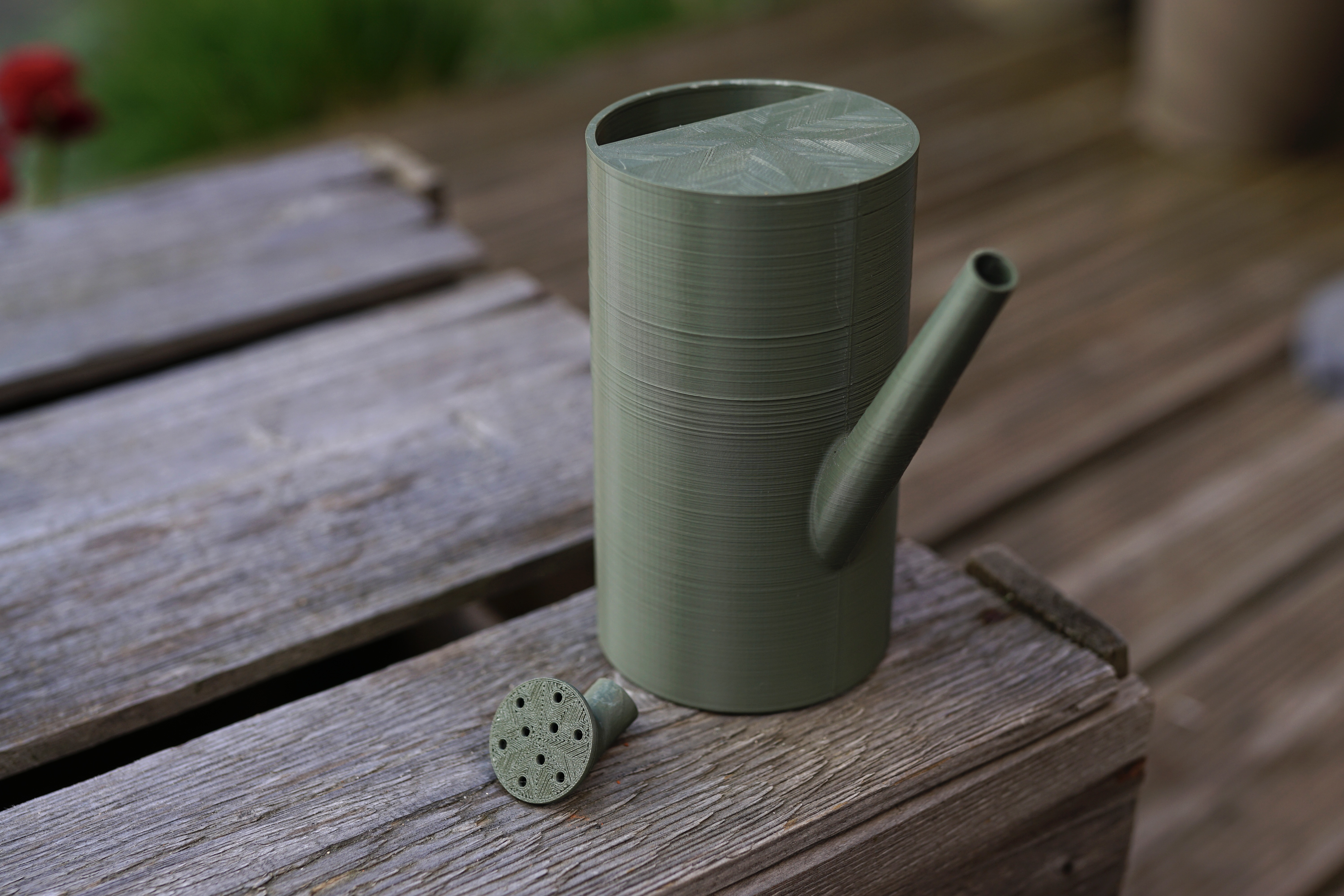 modern ergonomic watering can with shower head