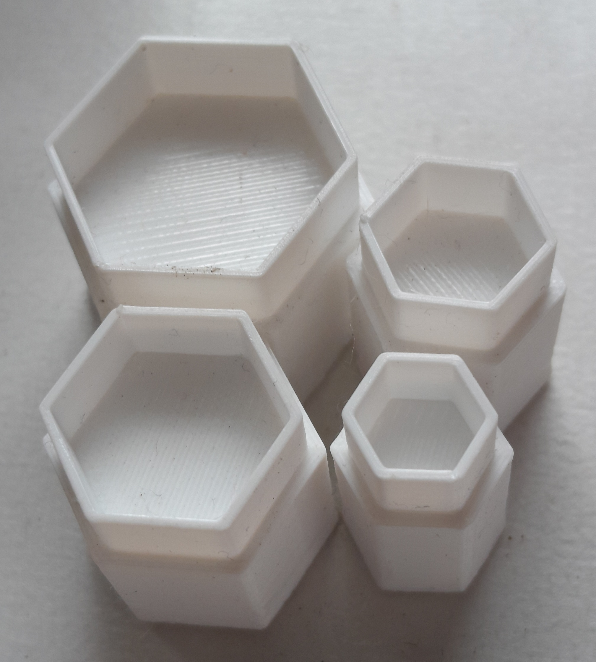 Hexagon-shaped cutouts for use in modelling clay. (4 Sizes) — miniatura 3