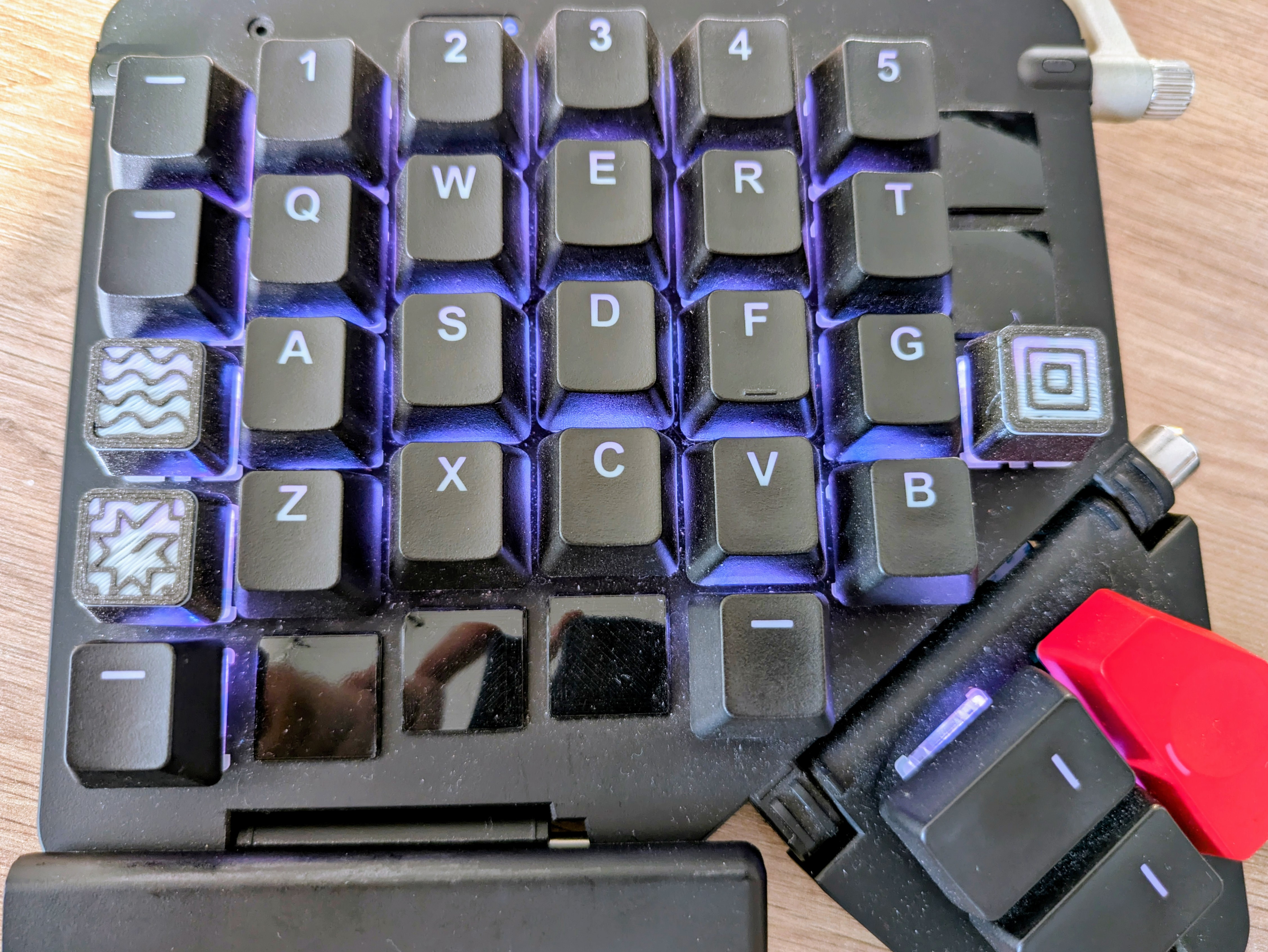 Miniatura 2 do modelo 3D Cherry MX flat keycap with texture