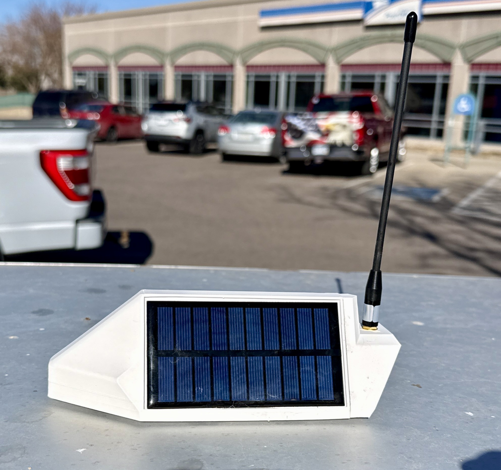 Magnetic Car Mount LoRa/Meshtastic/Meshcore Solar Case