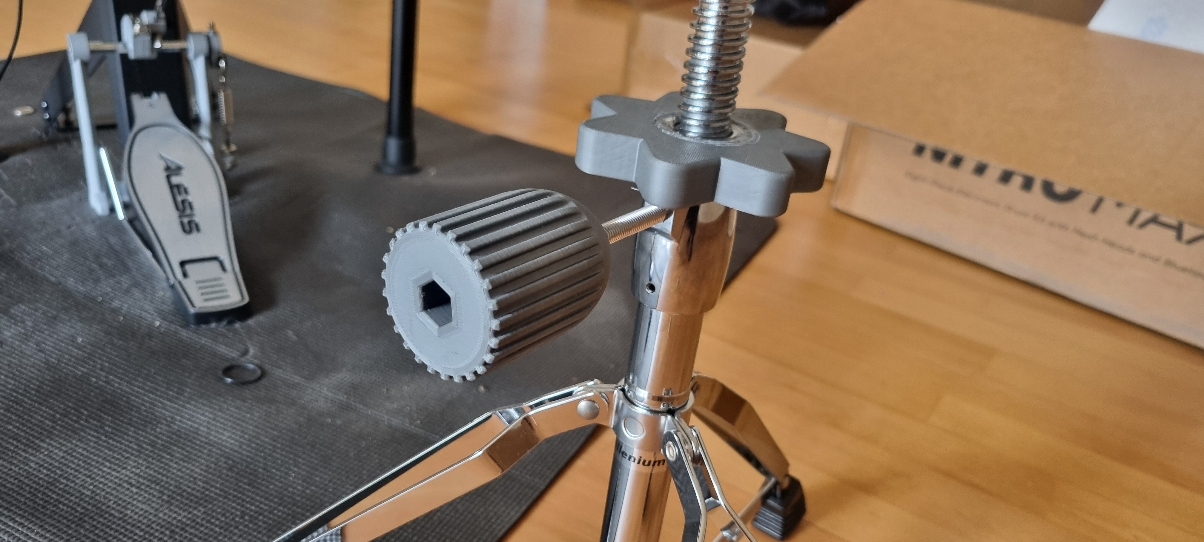 M8 Strong Knob