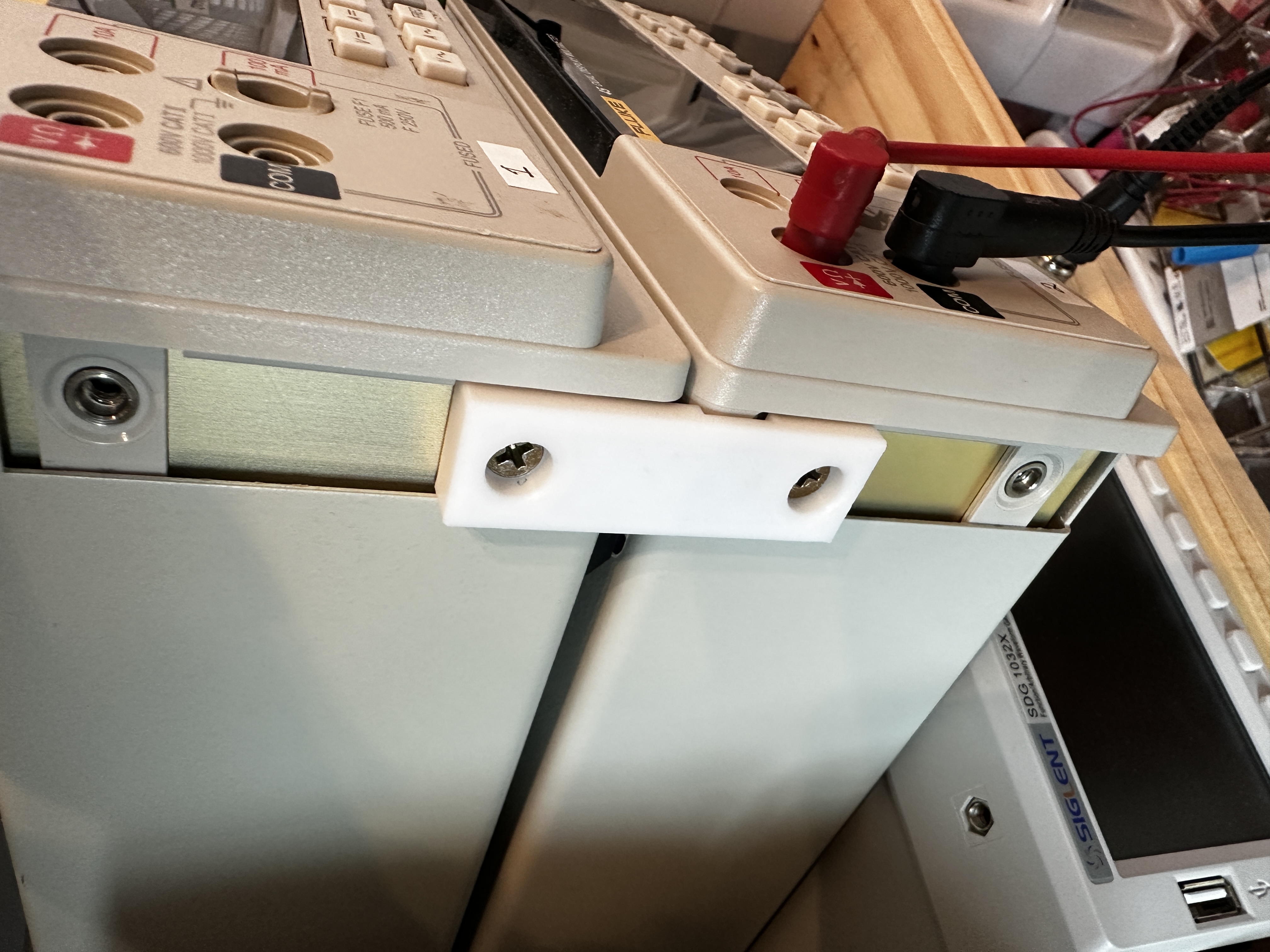 Fluke 45 Multi Meter Stack Bracket