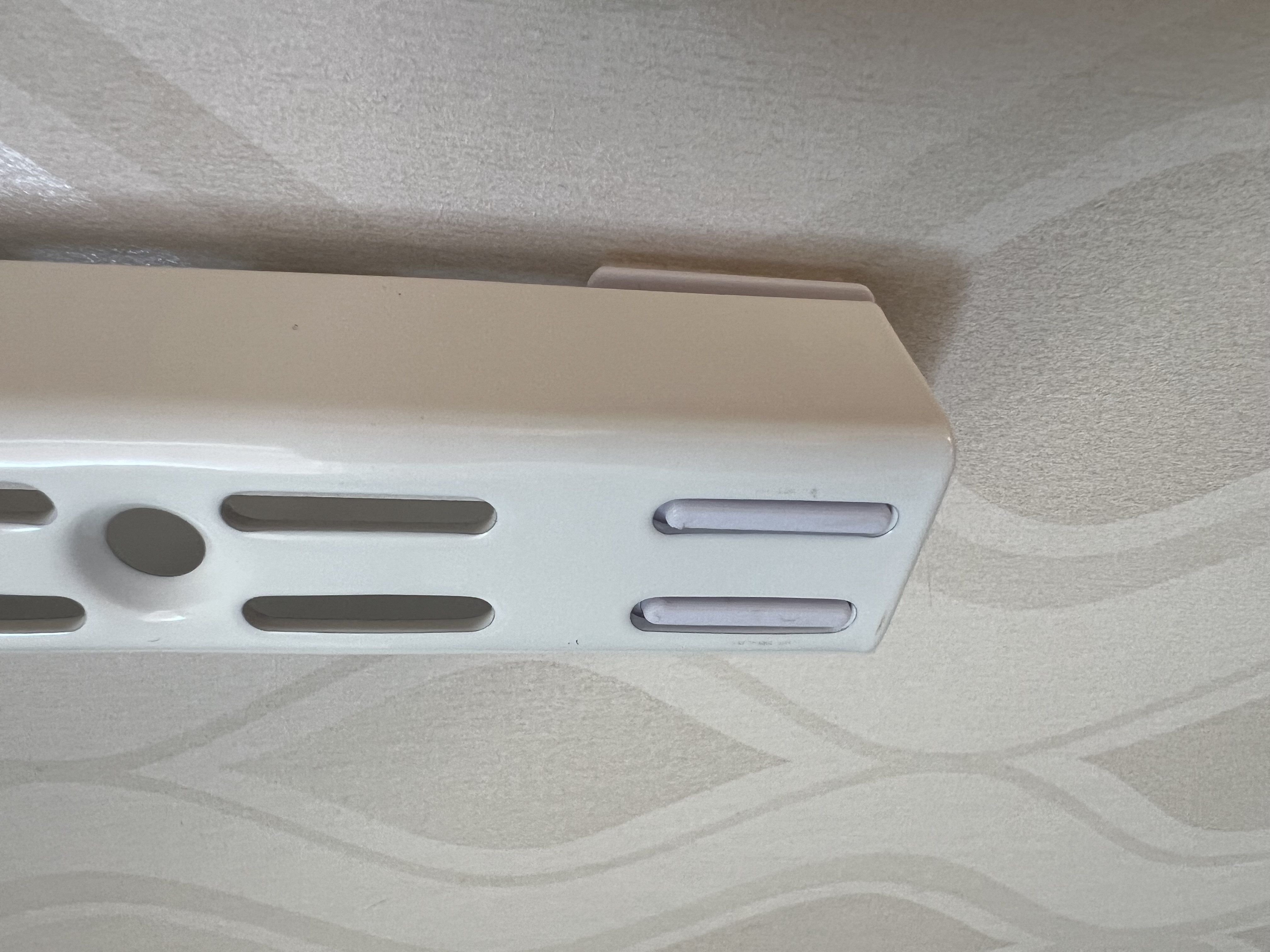 Wall protector for Elfa easy hanger