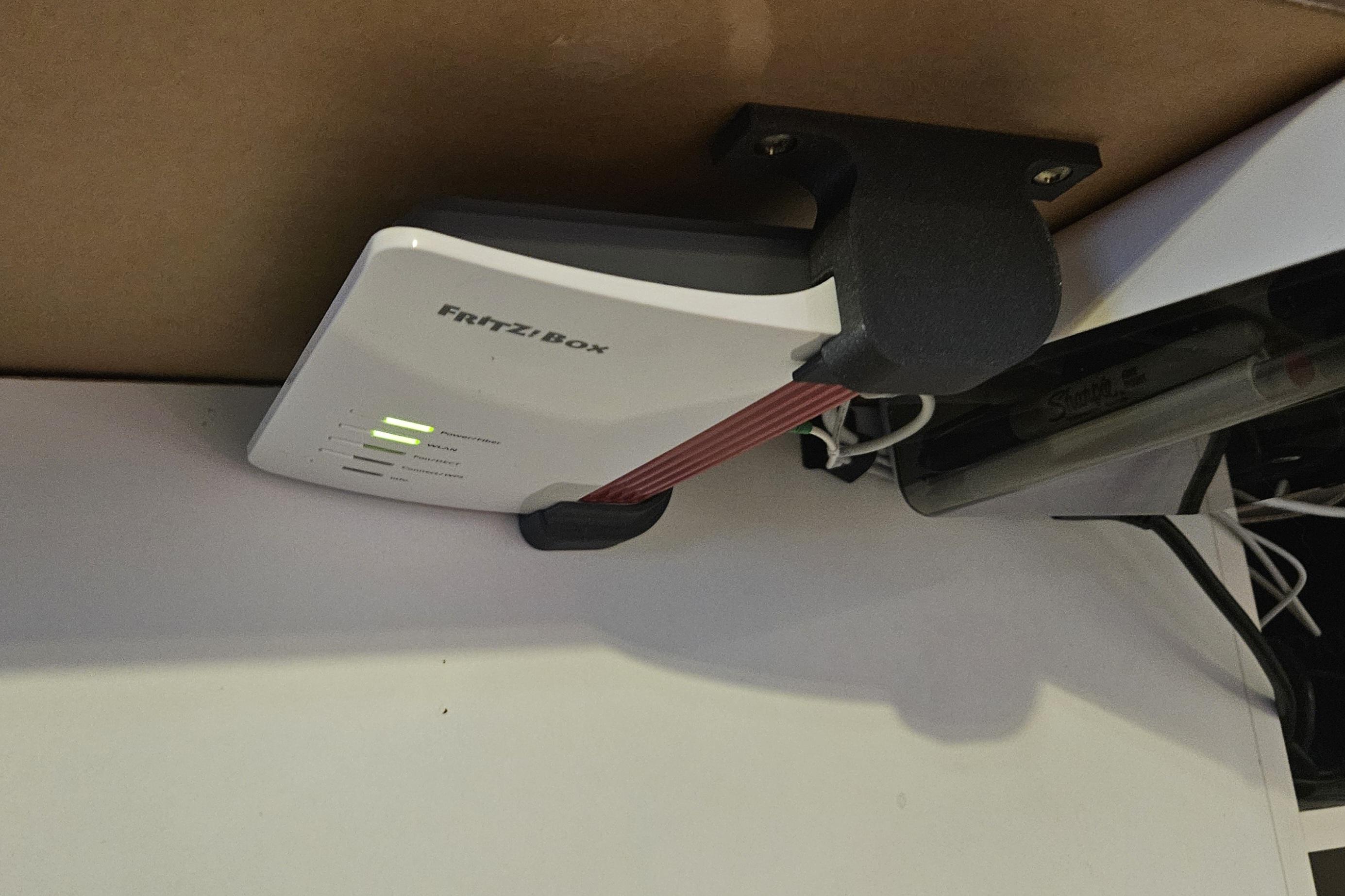FritzBox 5530/7530 AX Wallmount/Under-desk mount | FRITZ!Box — miniatura 3