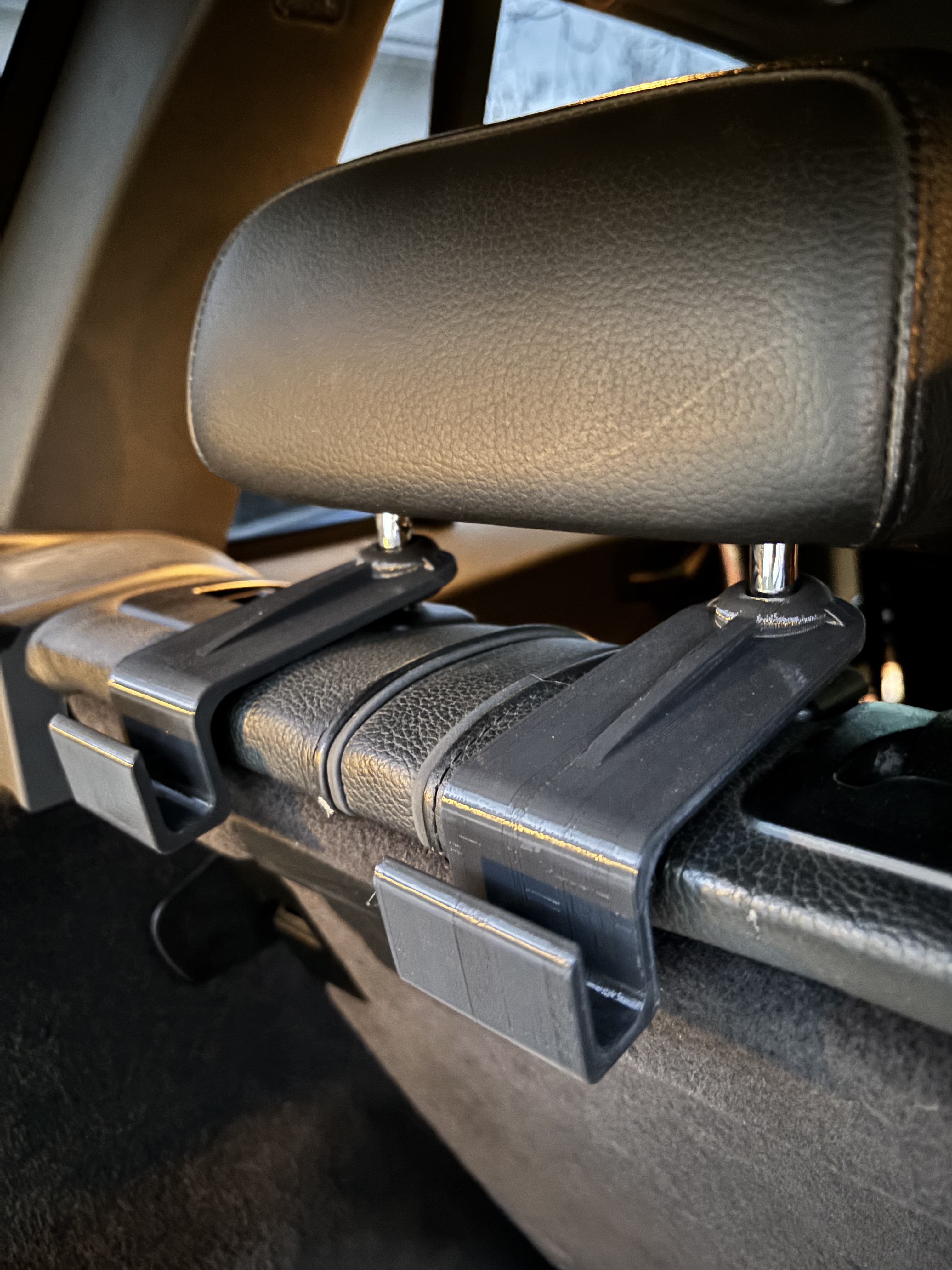Hook in the trunk BMW e83 e46 e53 e39