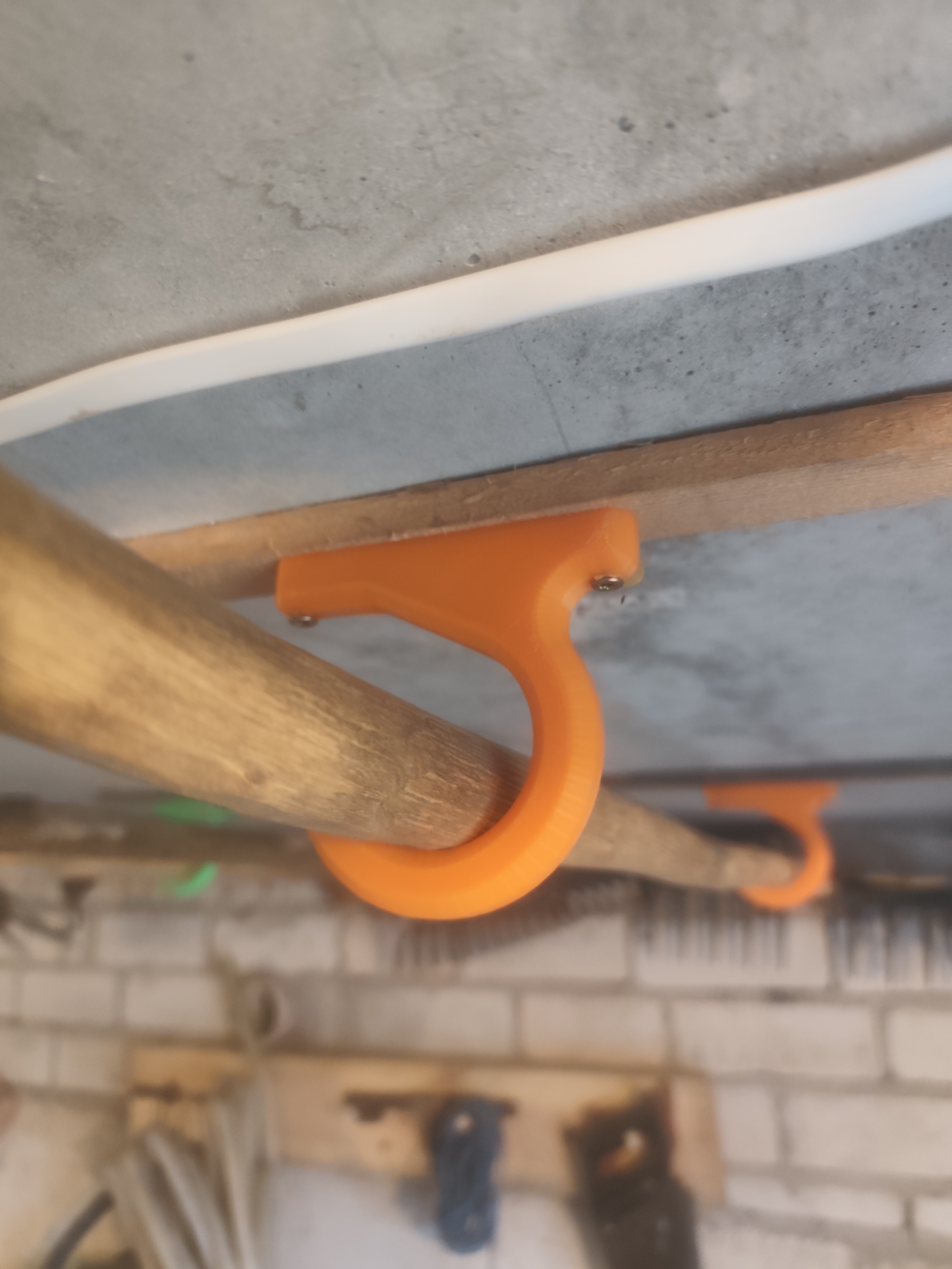 Simple and strong hooks
