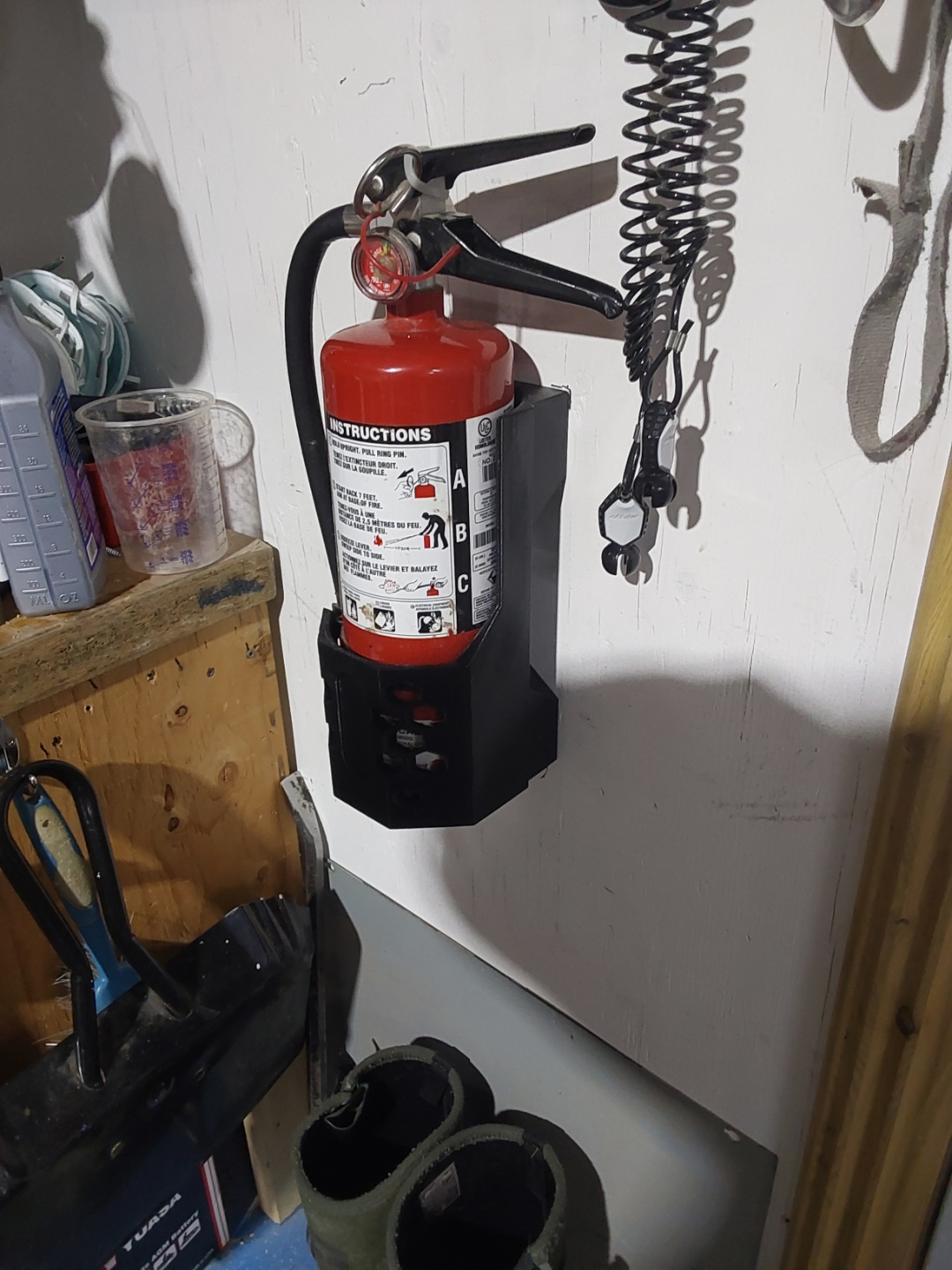 fire extinguisher support for model WBDL_ABC310VBL