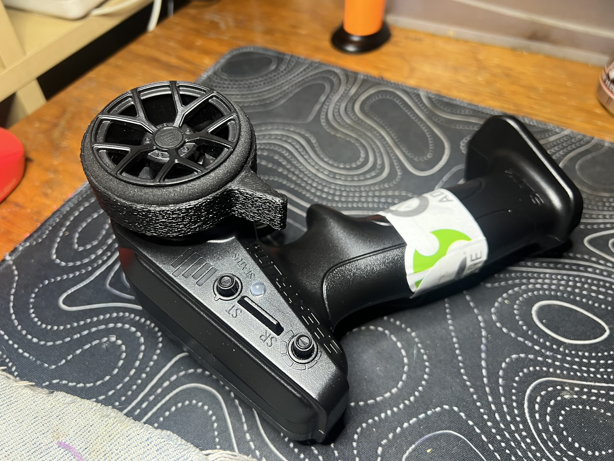 SCX24 Transmitter wheel thumb extender