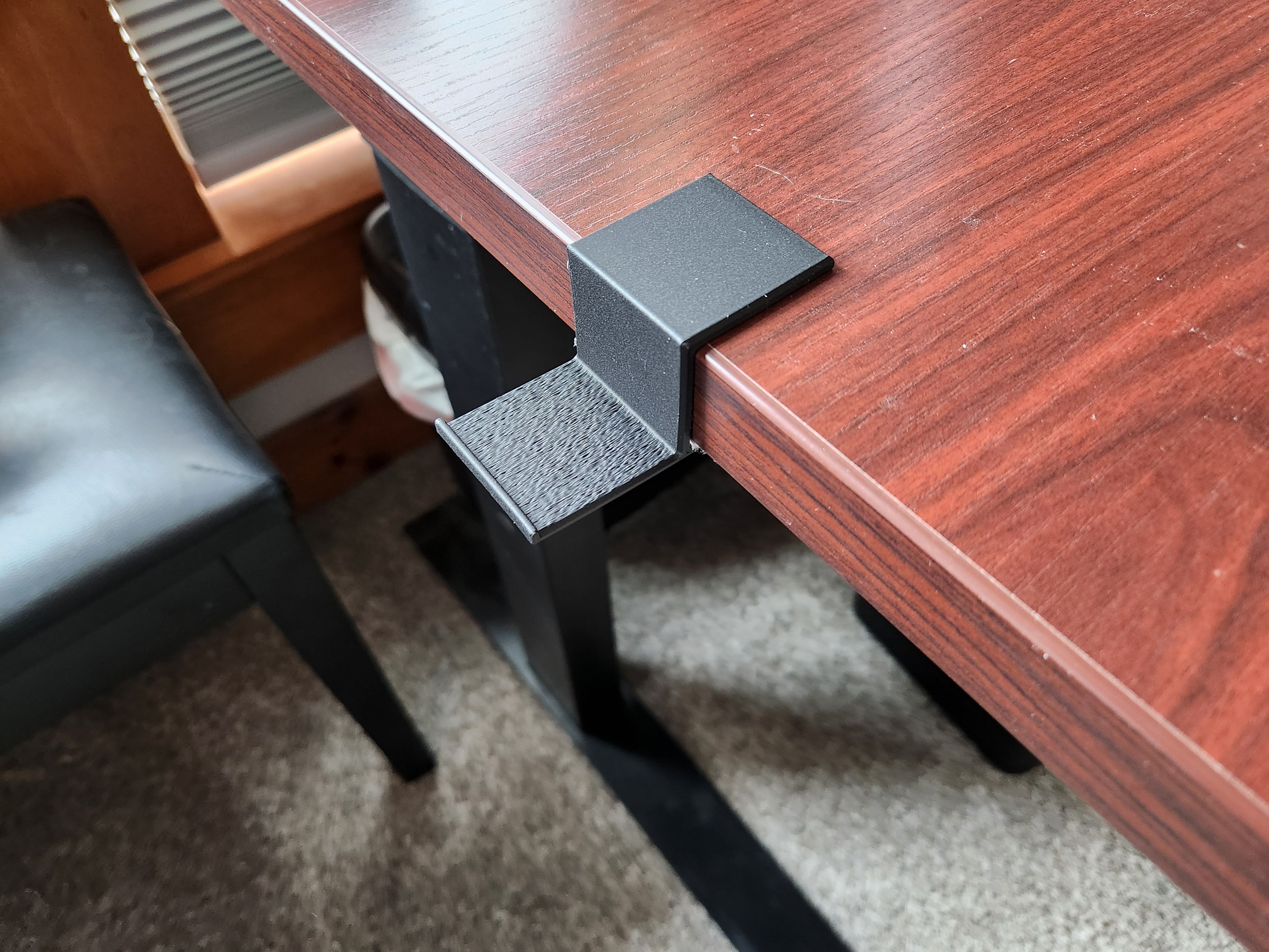 Desk-Side Headphone Hanger (Parameterized) — thumbnail 2