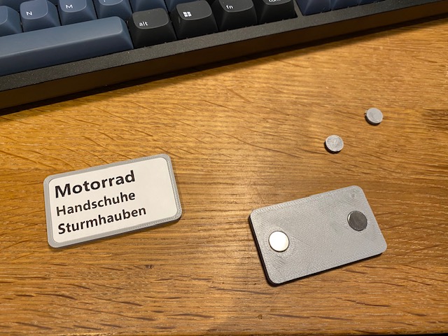 Magnetic tag for IKEA Hemmafixare