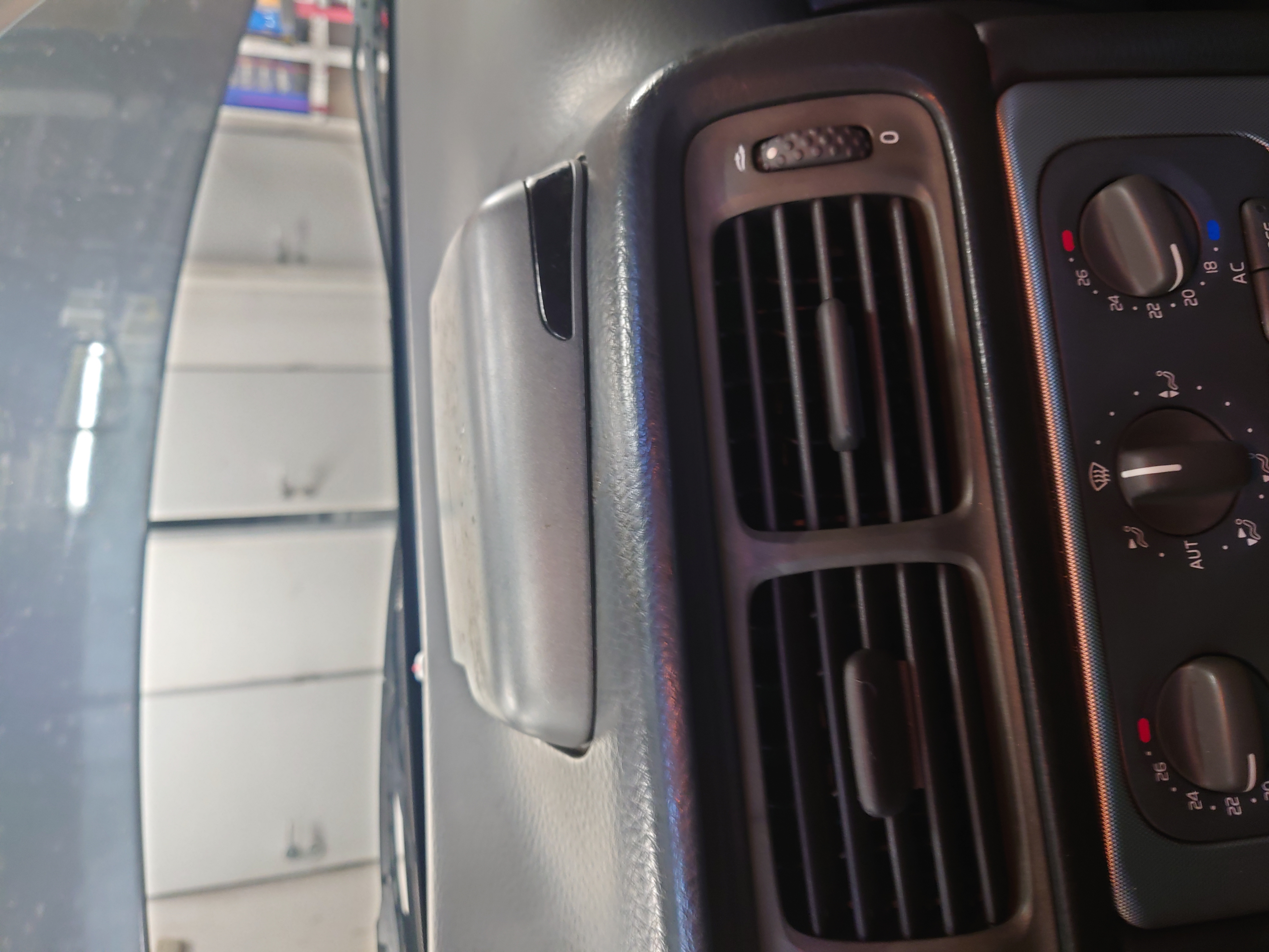 Volvo C70 display hinge — miniatura 6