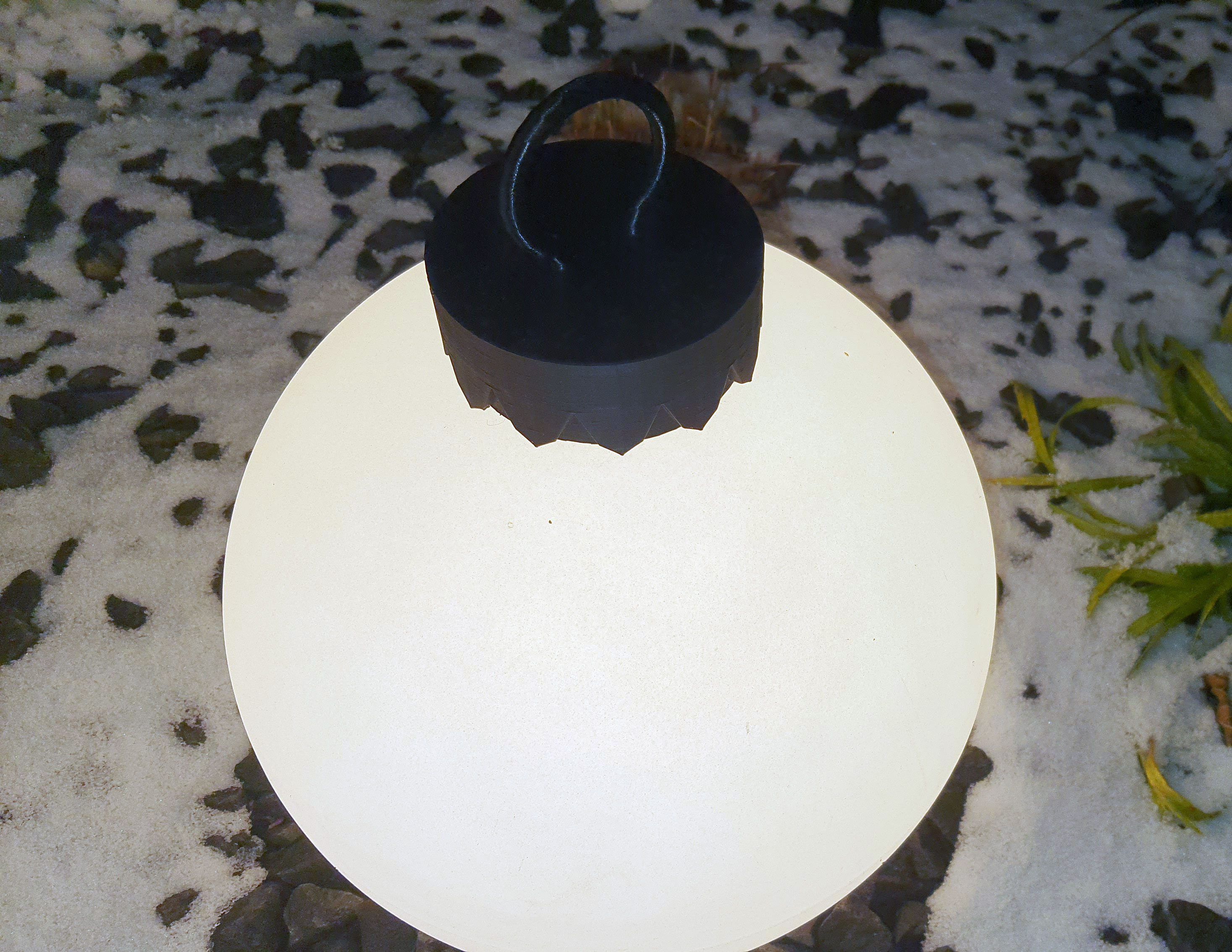 Christmas tree bauble top for garden lamps spheres