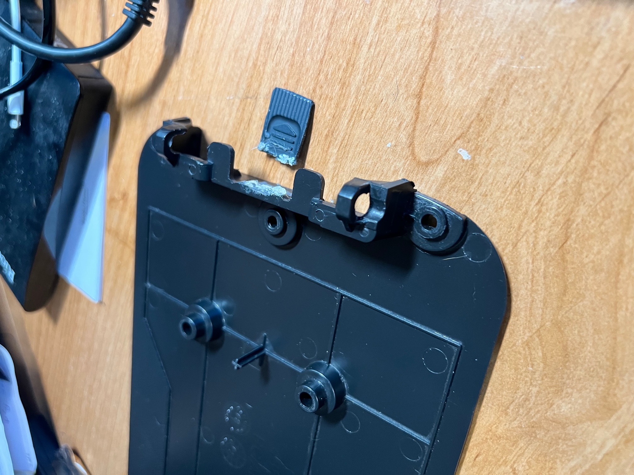 Dodge Challenger Center Console Lid Latch