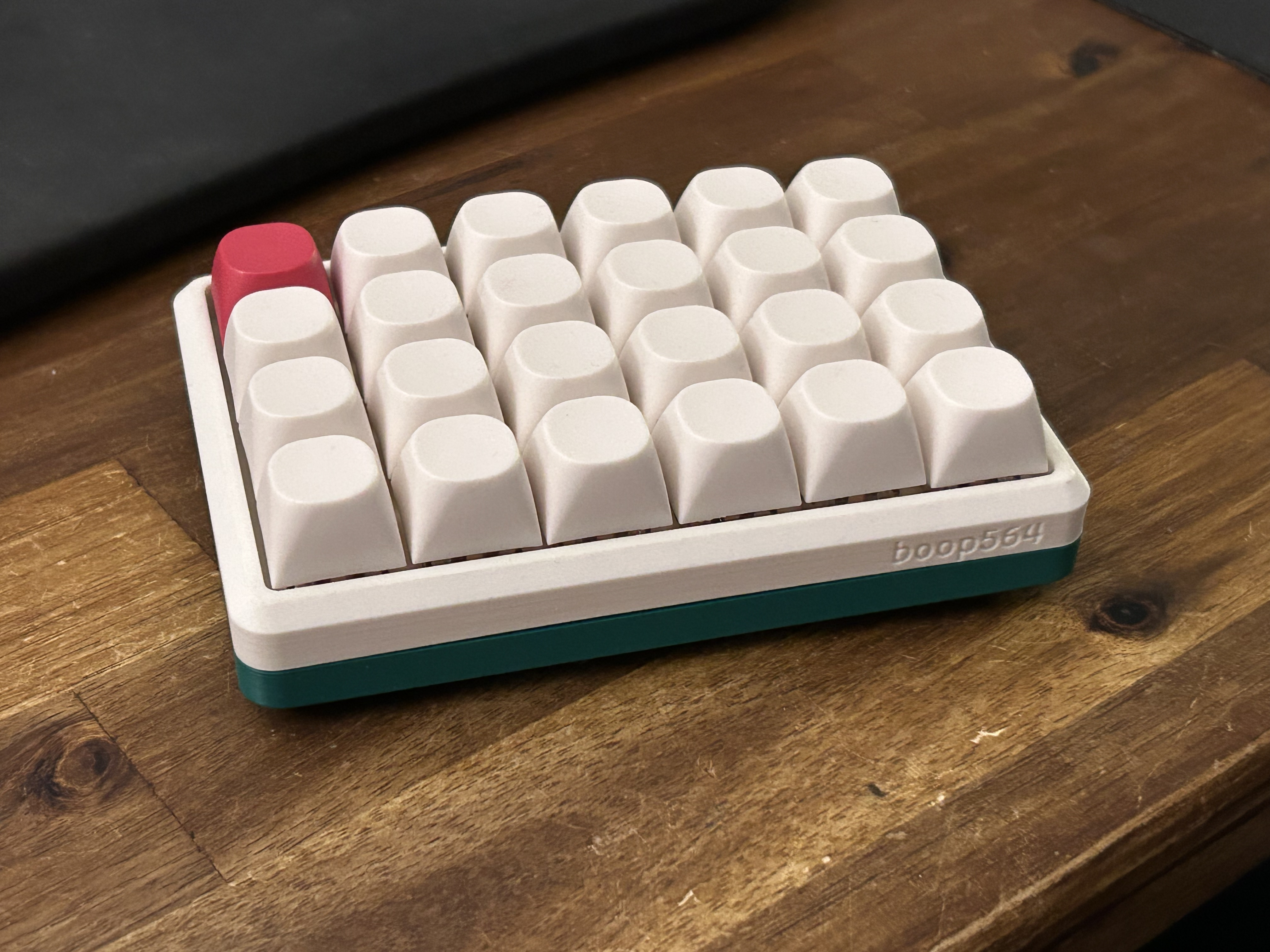 Wireless 6x4 Macropad (ZMK)