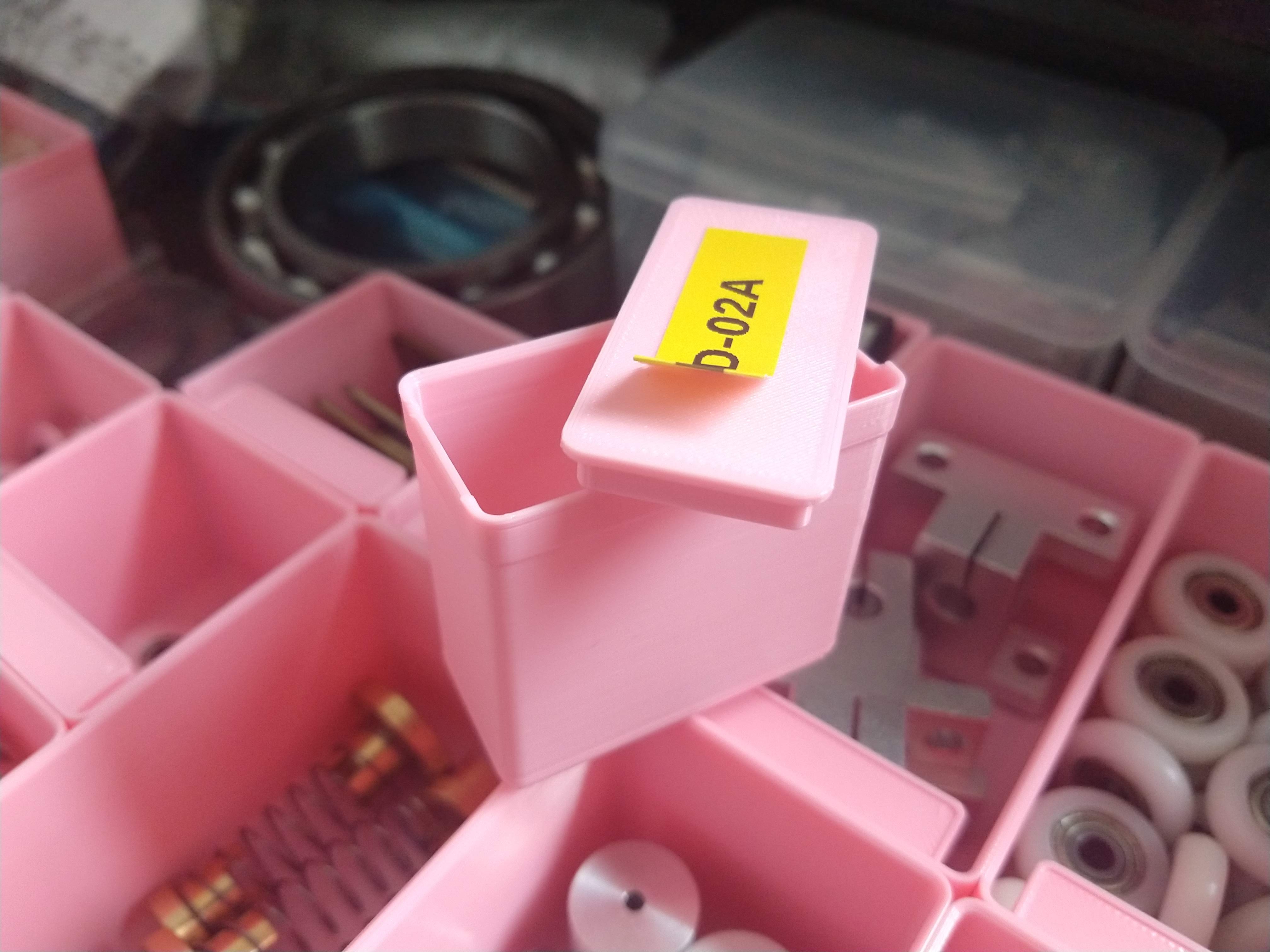 Miniatura 4 do modelo 3D Para-SPB: Parametric Stackable Small Parts Bin
