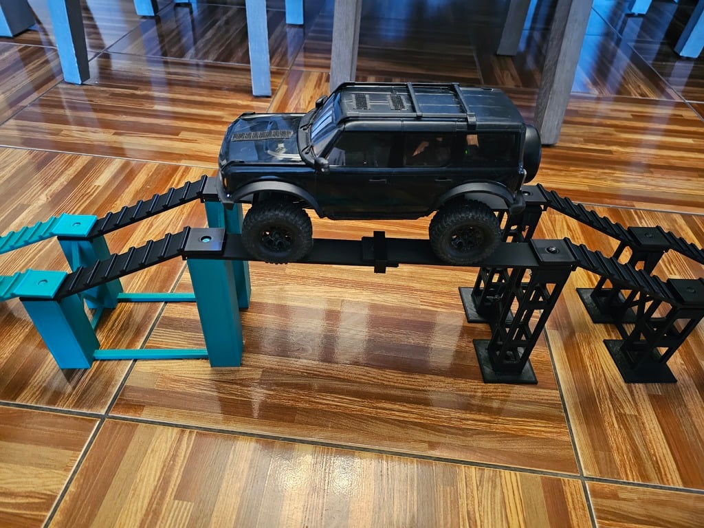 1/18th scale crawler bridge