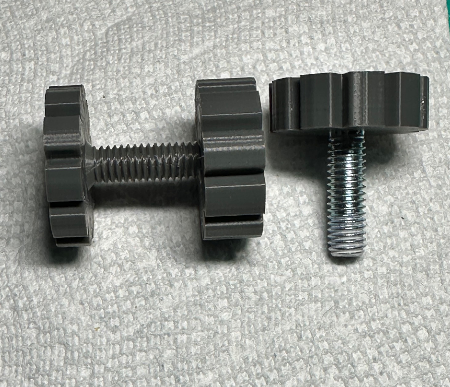 Printable, tool-free 3/8" Nut & bolt & a 1.5" diameter cap for 3/8" hex head metal bolts & nuts.