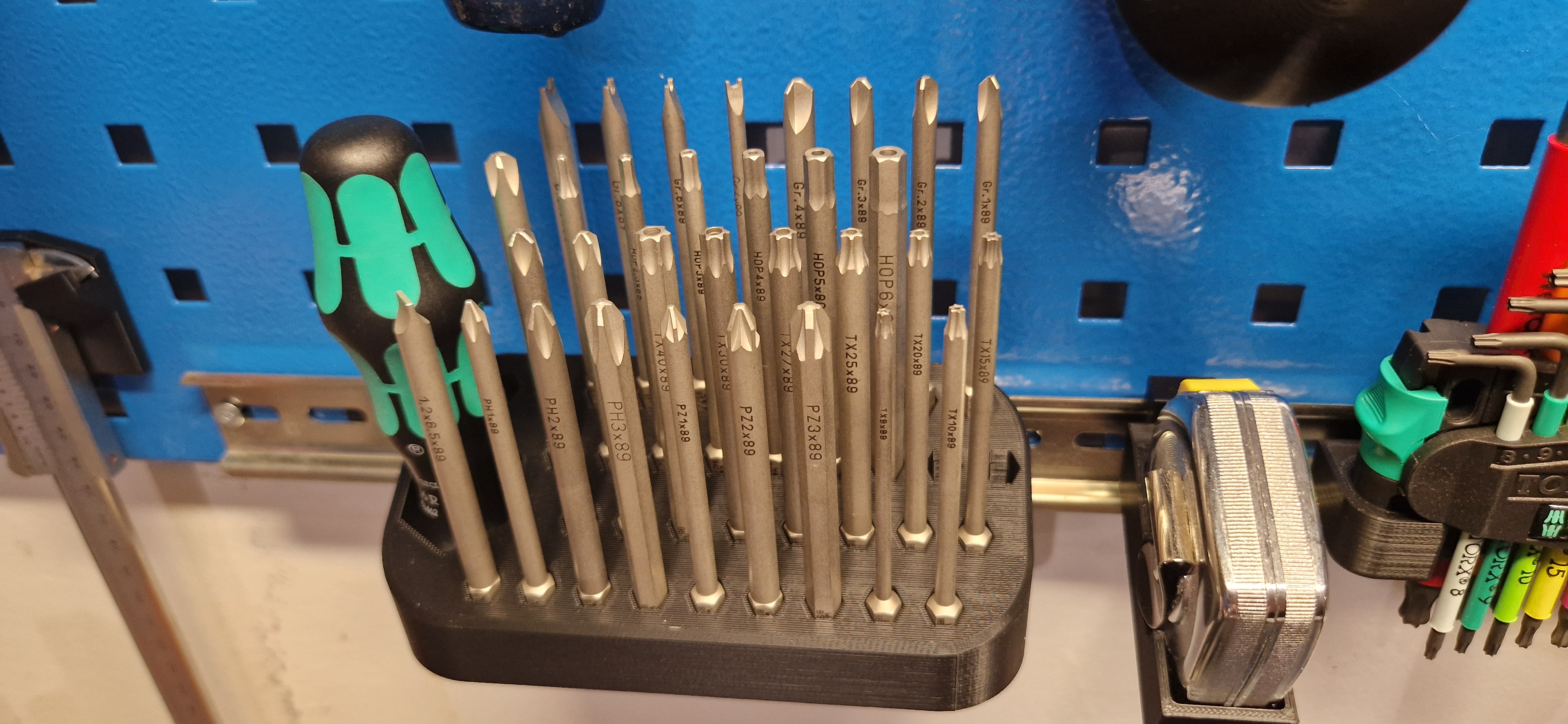 Wera Kraftform Kompakt 62 bit tool wall holder