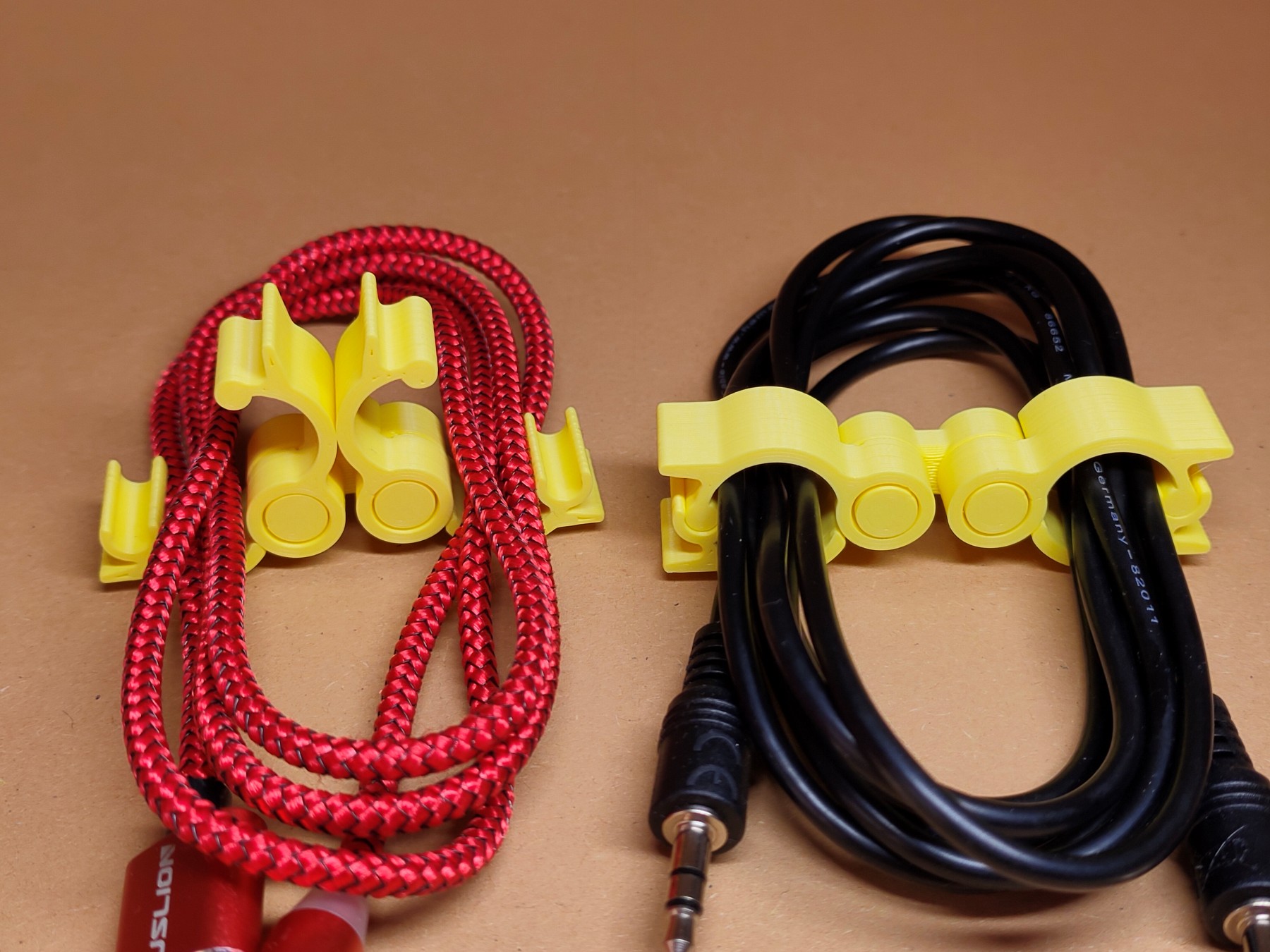 Cable clip