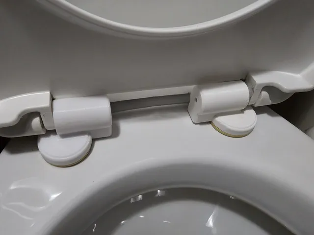 IKEA soft close WC Tablet junction