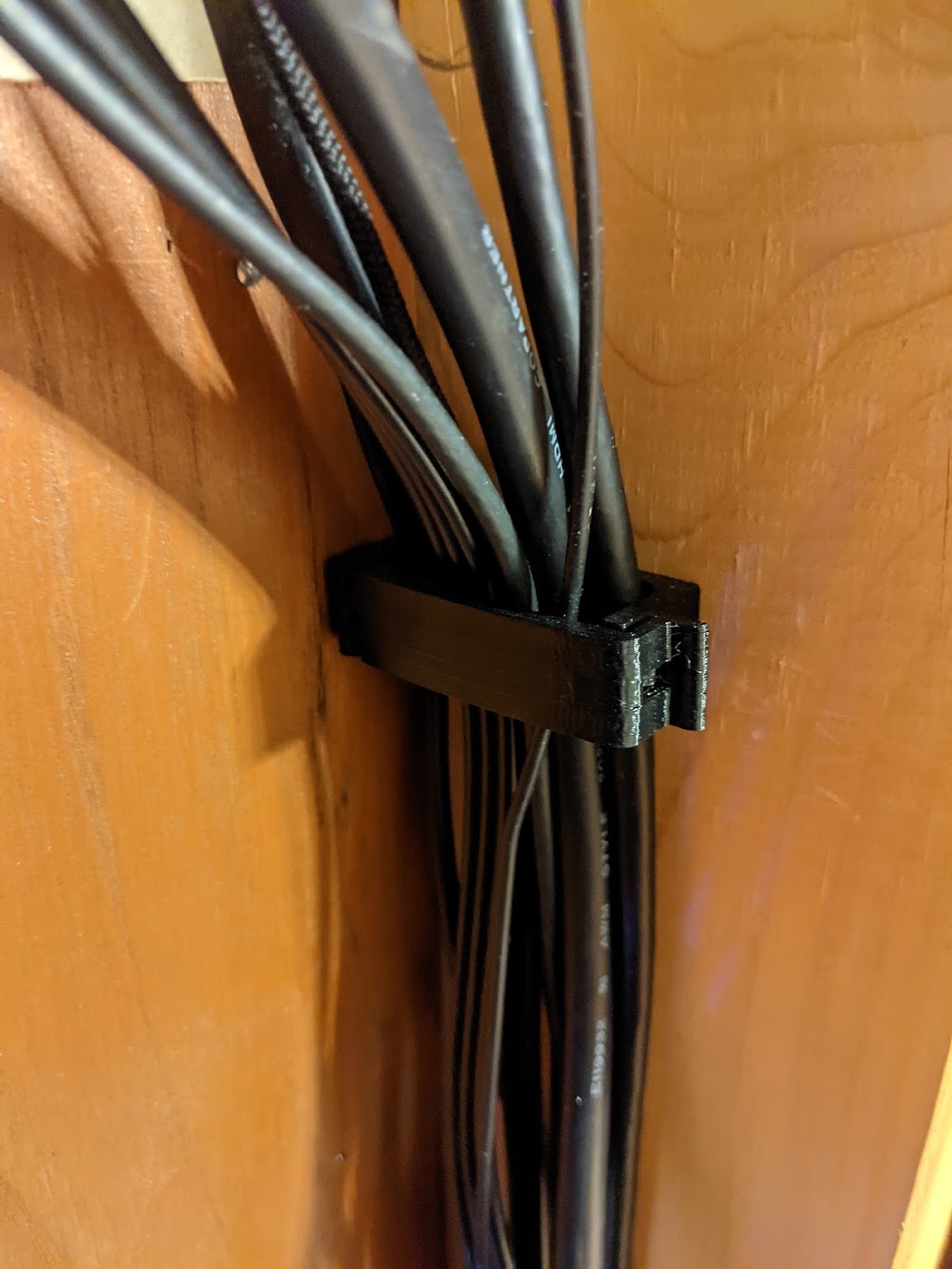 Miniatura 3 do modelo 3D Hinged Cable Clip