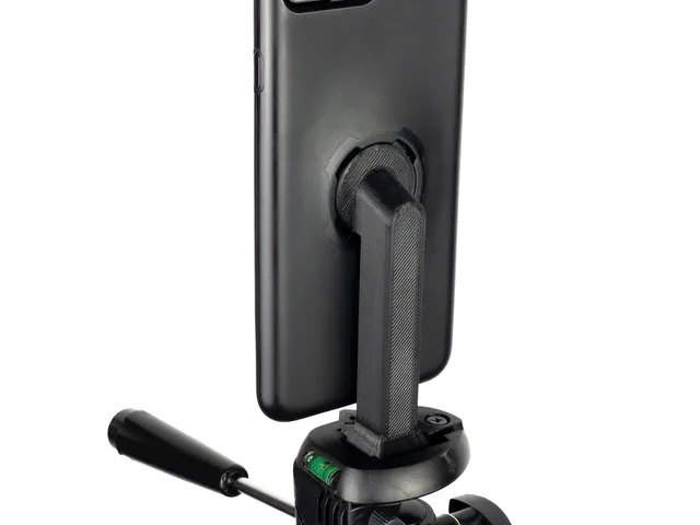 Tripod Shoe compatible with QuadLock phone cases