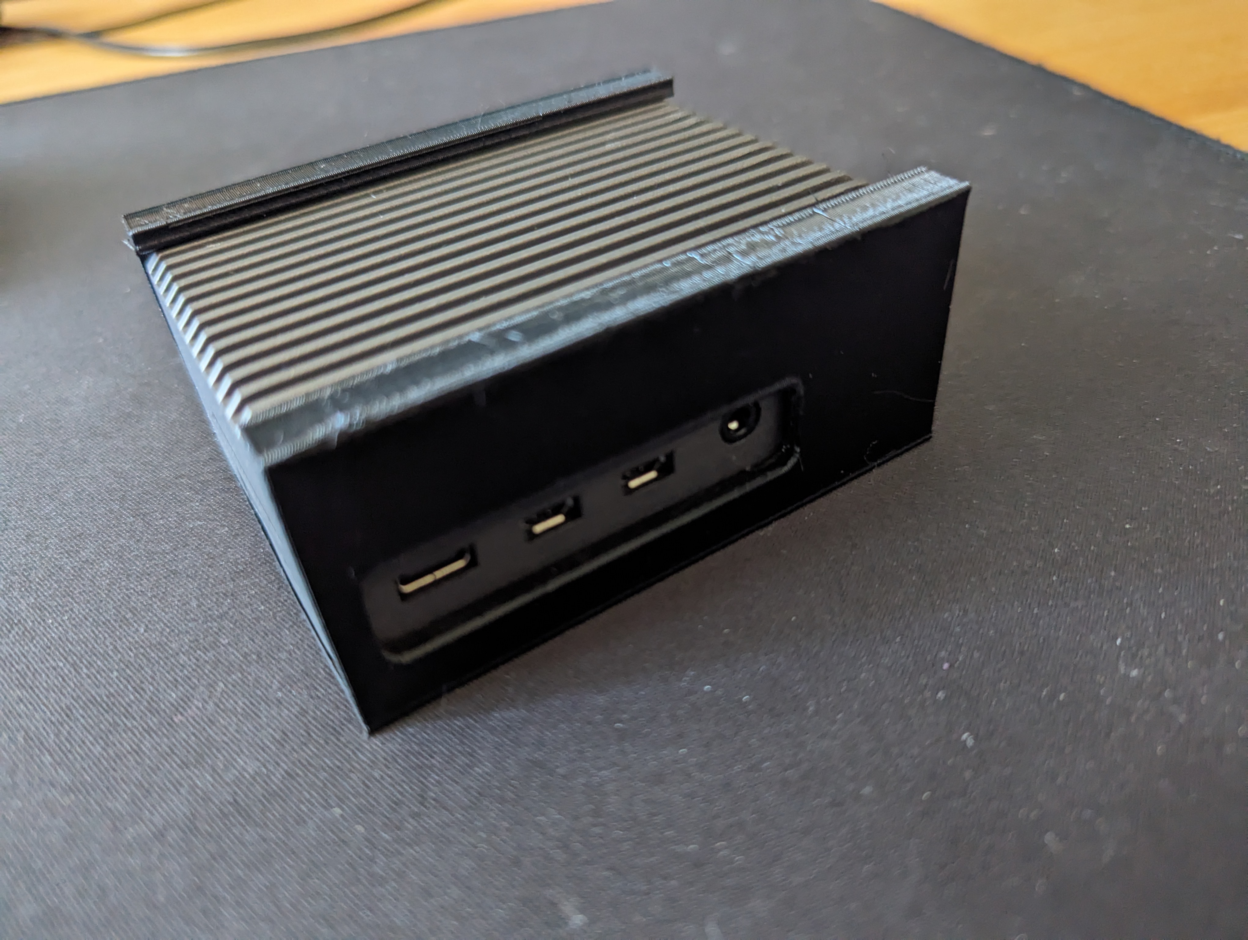 Raspberry Pi Passive Case Wall Mount (Miuzei, Geekworm, iUniker)