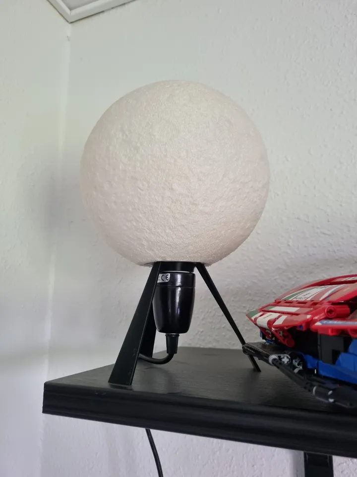 Lithophane moon stand for E27 Hue by Houdiniholm | Download free STL ...