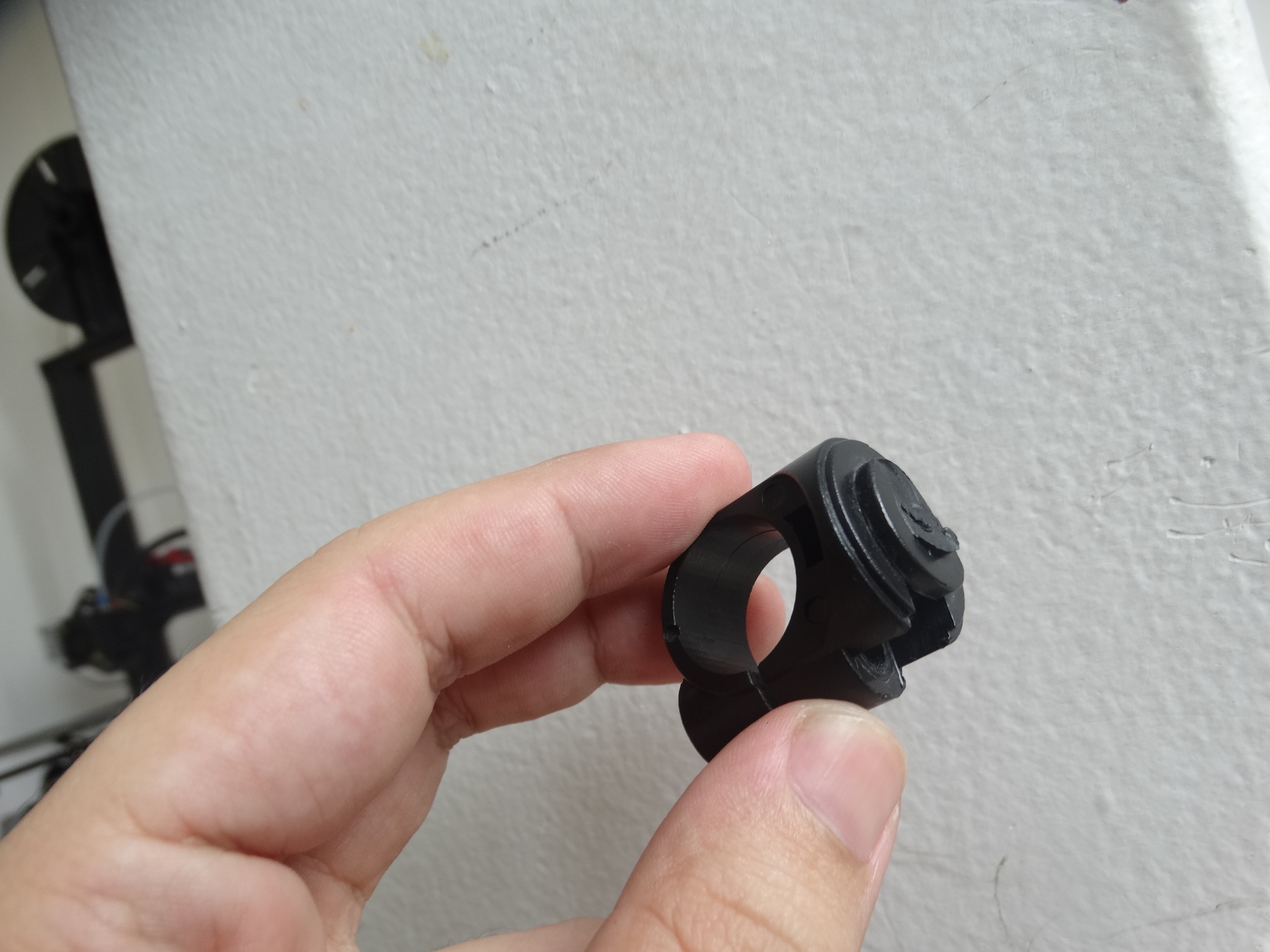 Broken Tripod Piece Replacement by Gabriel Lacerda Download free STL