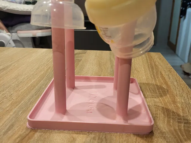 égouttoir à biberon/ baby bottle drainer