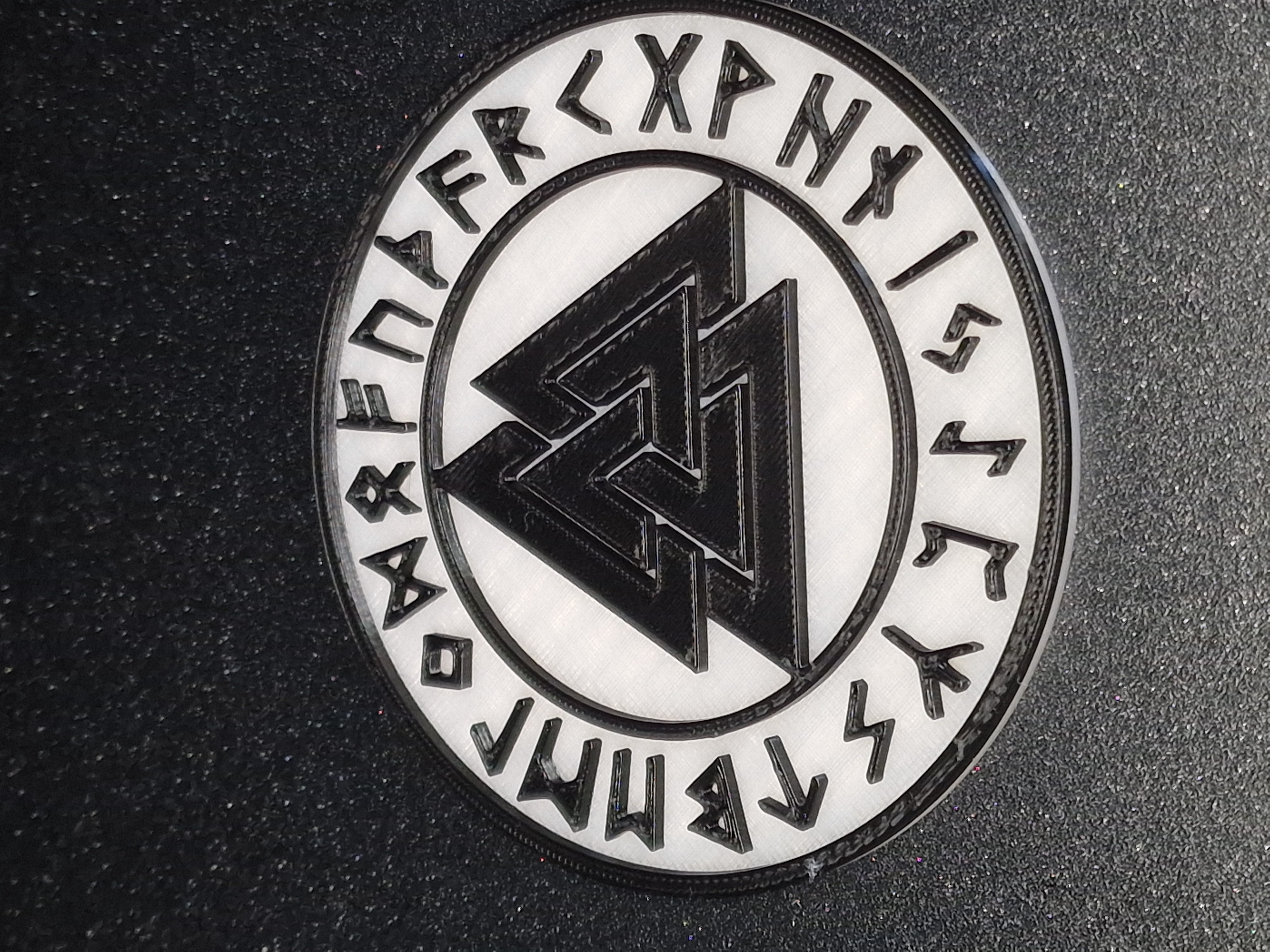 Valknut with runes — miniatura 5