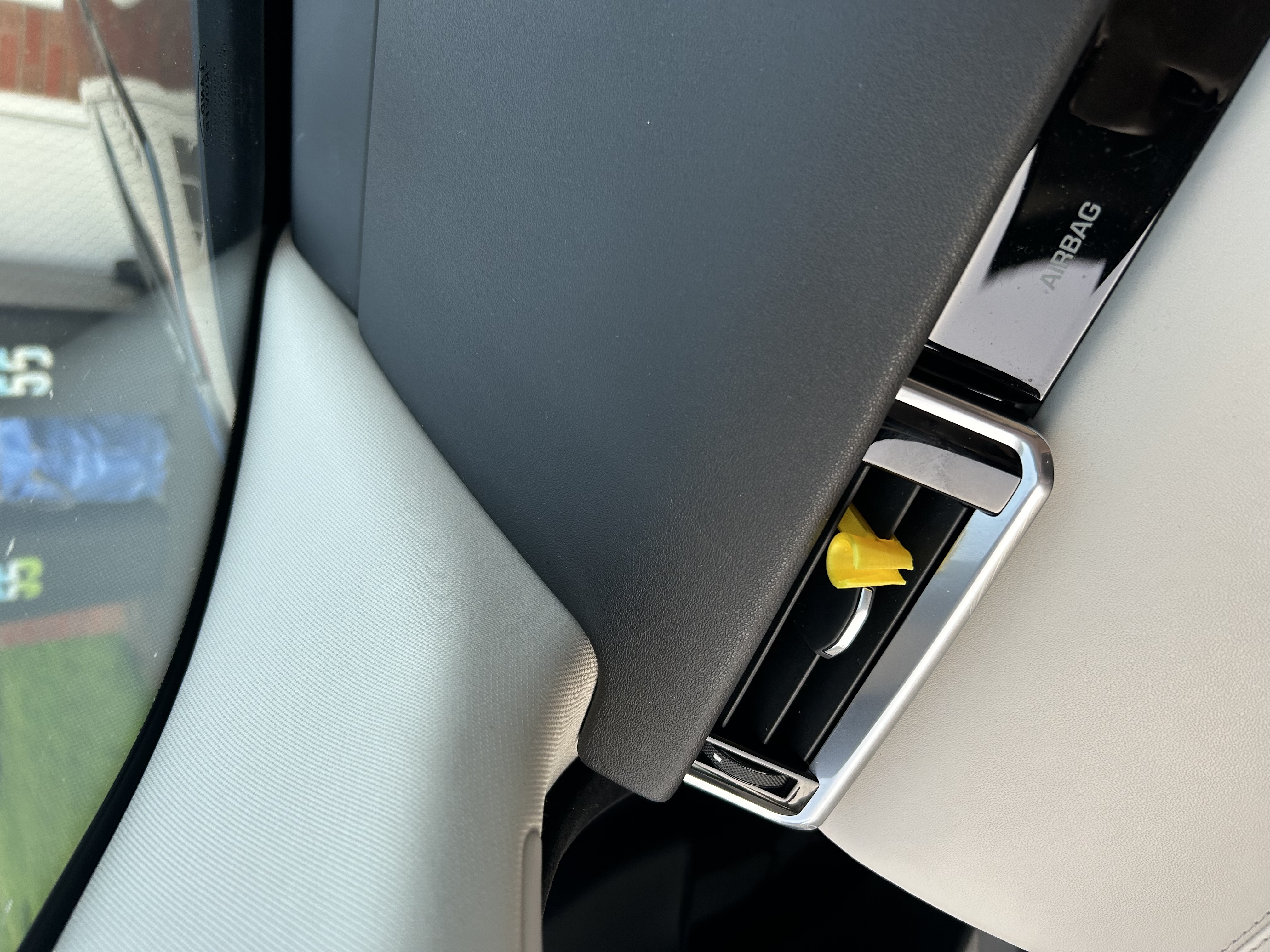 Miniatura 4 do modelo 3D Car Cable Holder