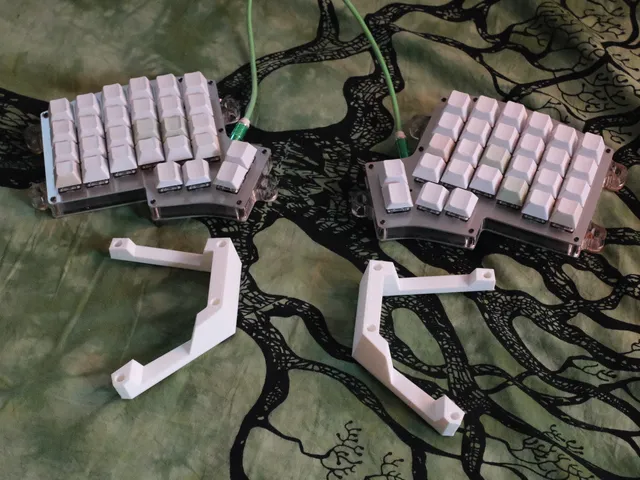 Iris keyboard tent